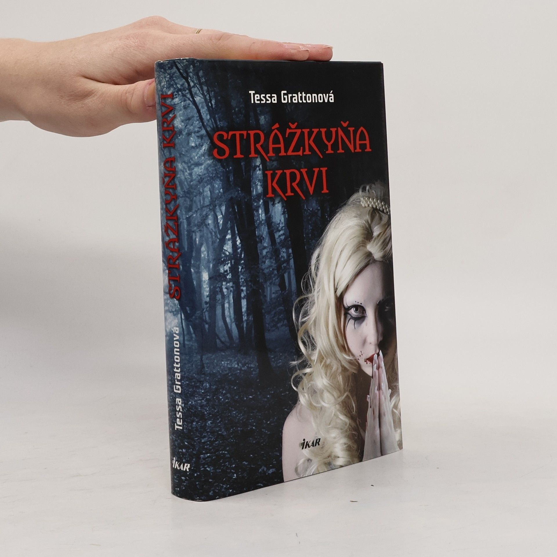 Tessa Gratton Strážkyňa krvi