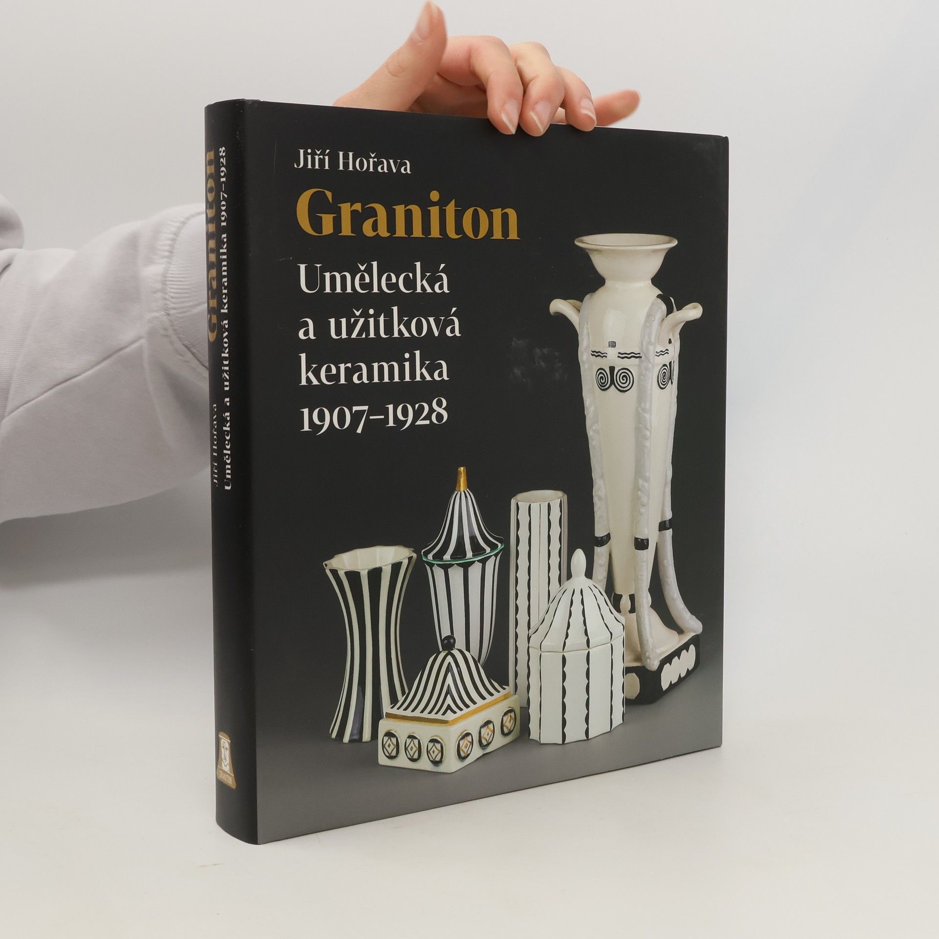 Jiří Hořava Graniton : umělecká a užitková keramika 1907-1928