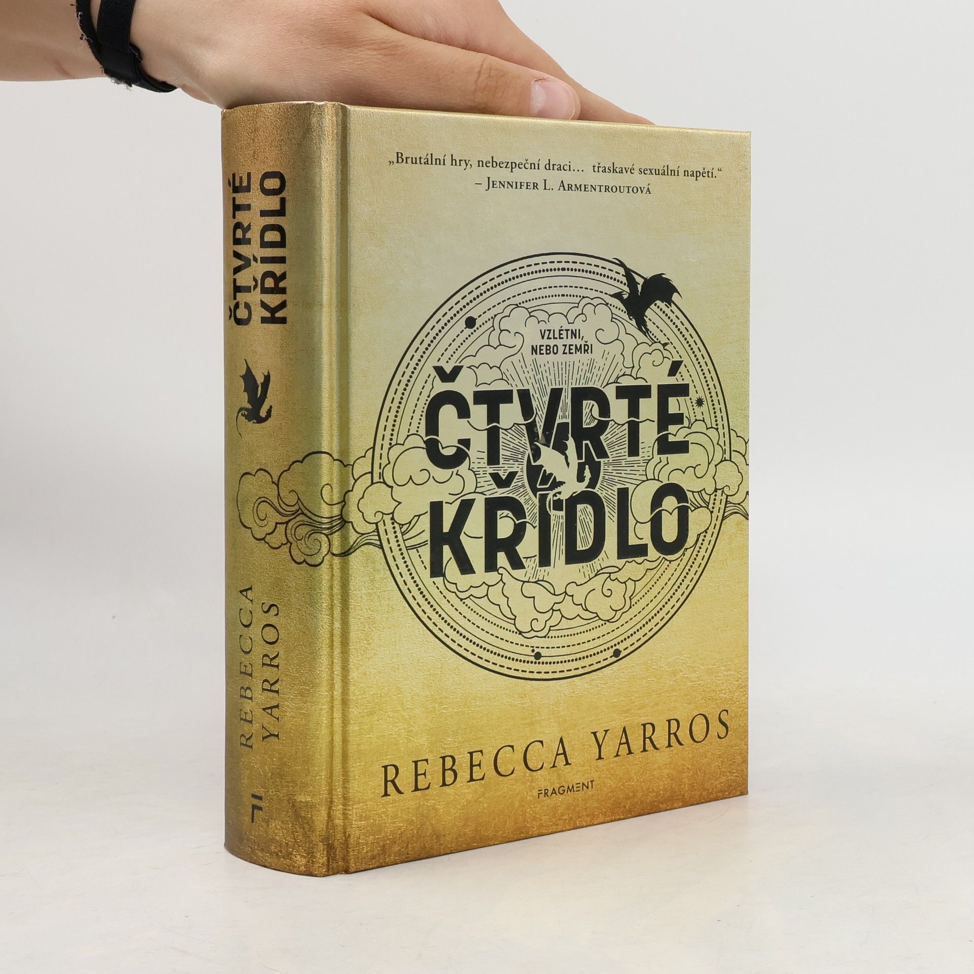 Rebecca Yarros Čtvrté křídlo