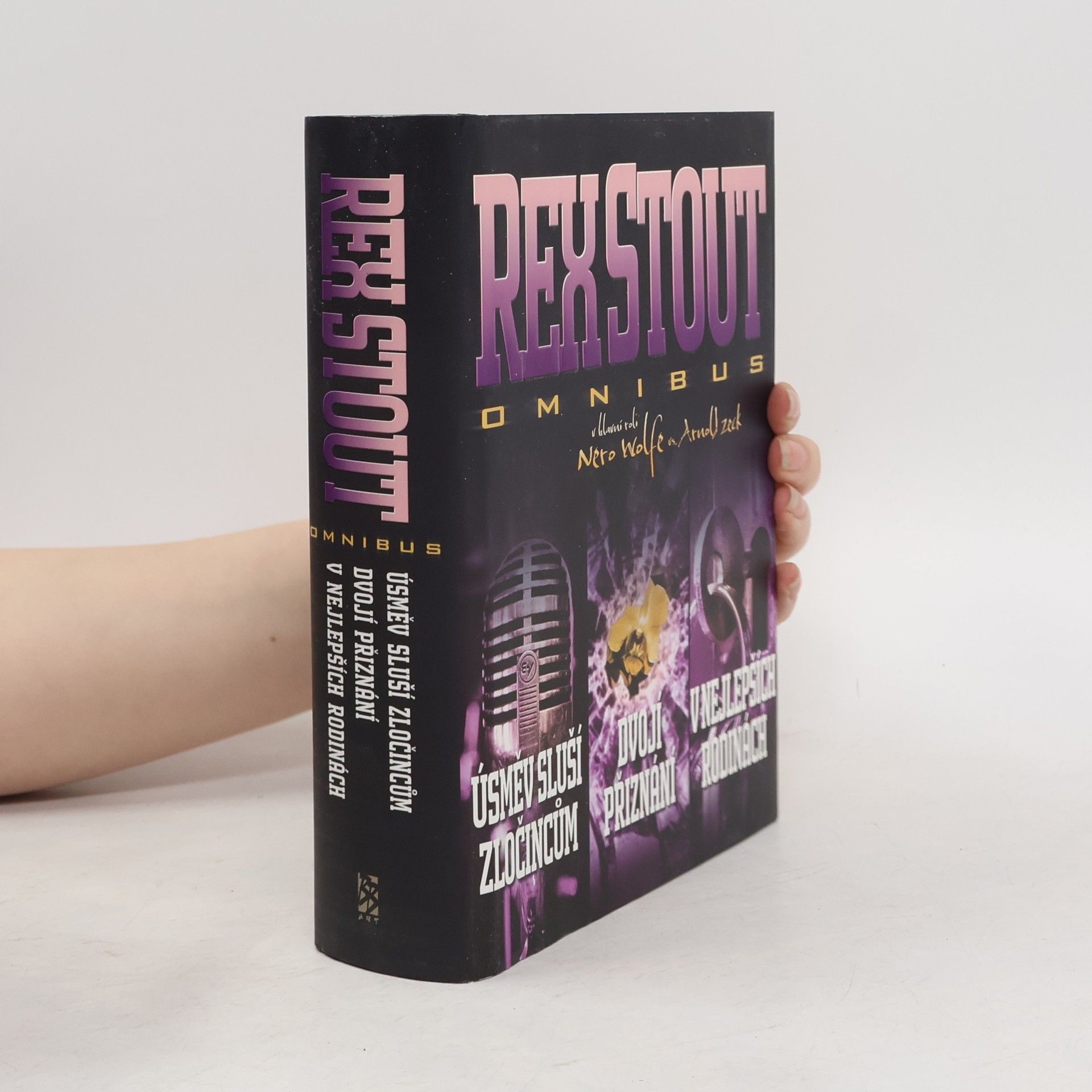 Rex Stout Úsměv sluší zločincům. Dvojí přiznání. V nejlepších rodinách.