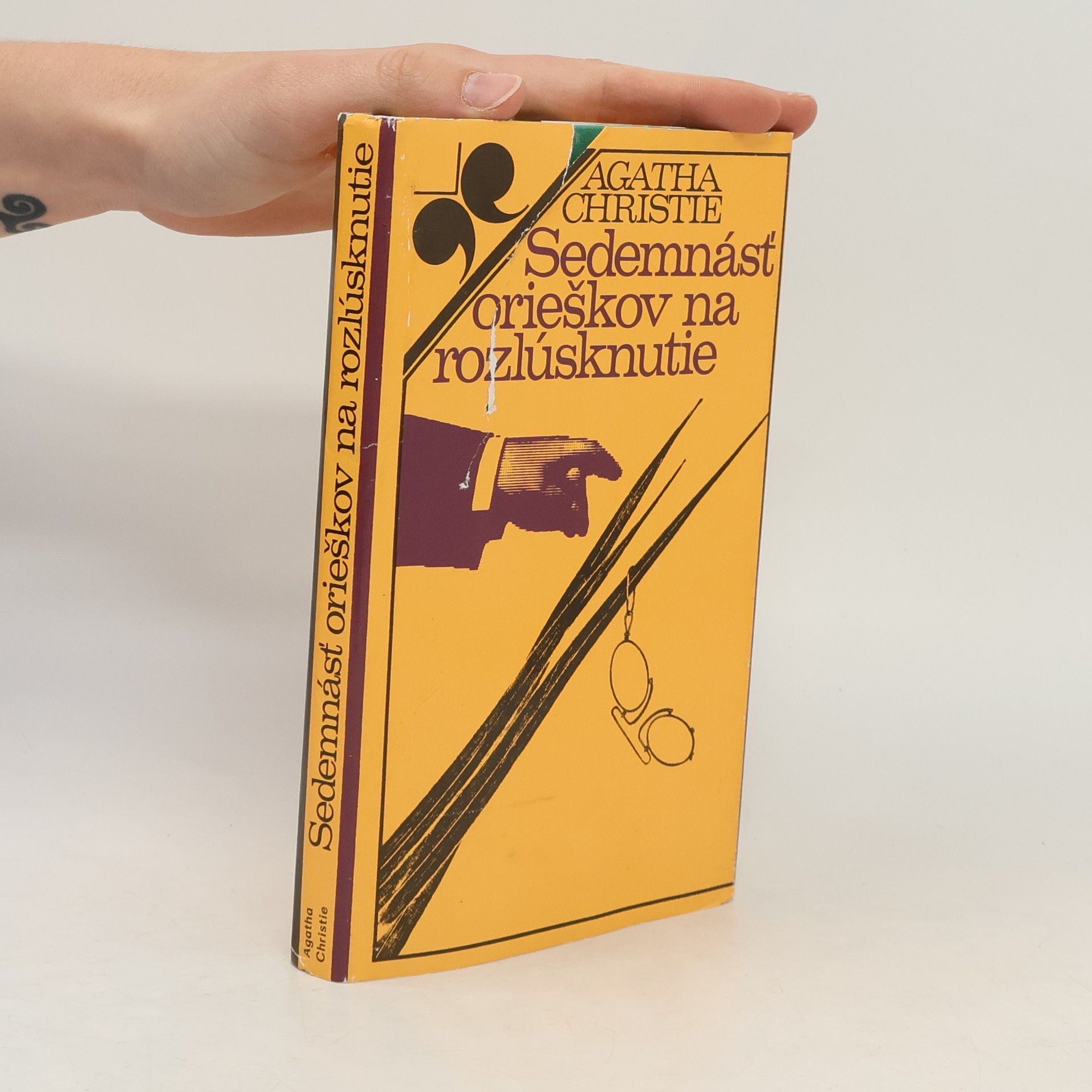 Agatha Christie Sedemnásť orieškov na rozlúsknutie