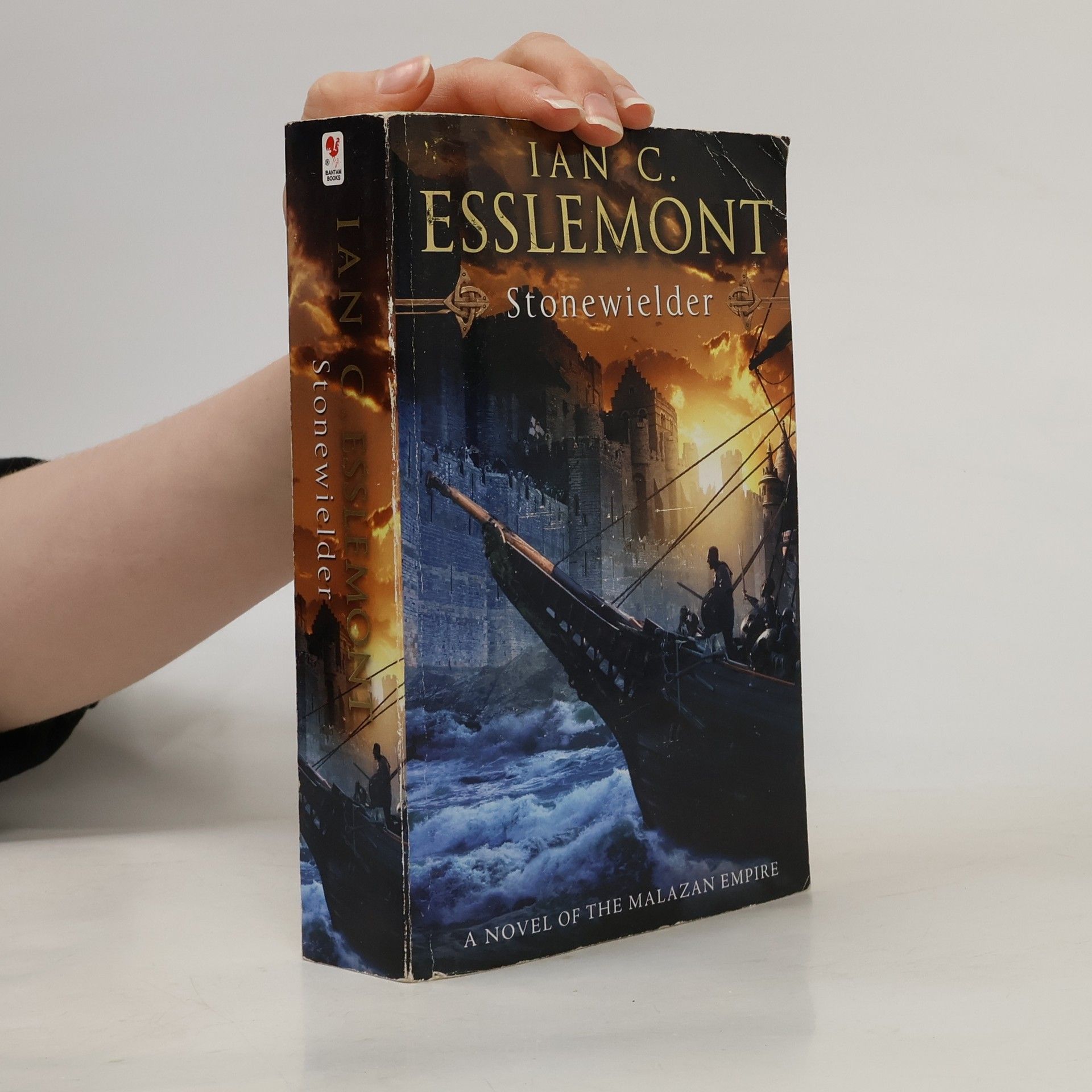 Ian Cameron Esslemont Stonewielder