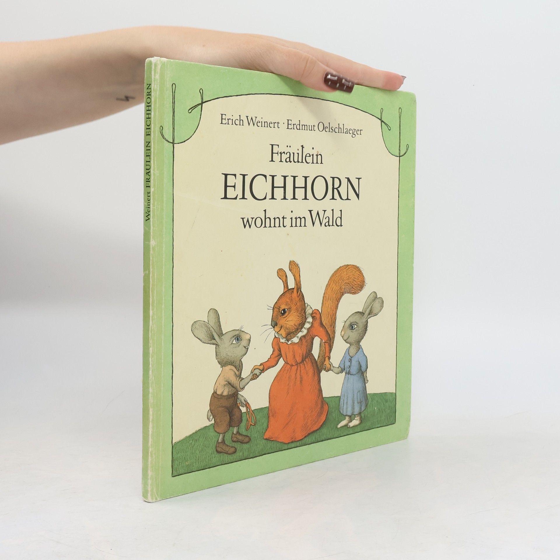 Fräulein Eichhorn wohnt im Wald