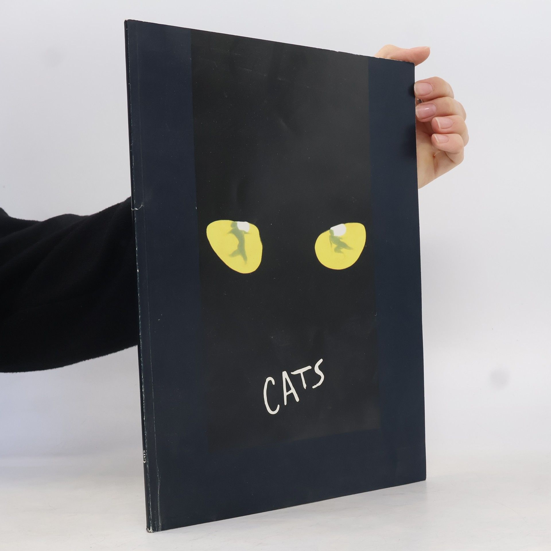 Various authors Cats
