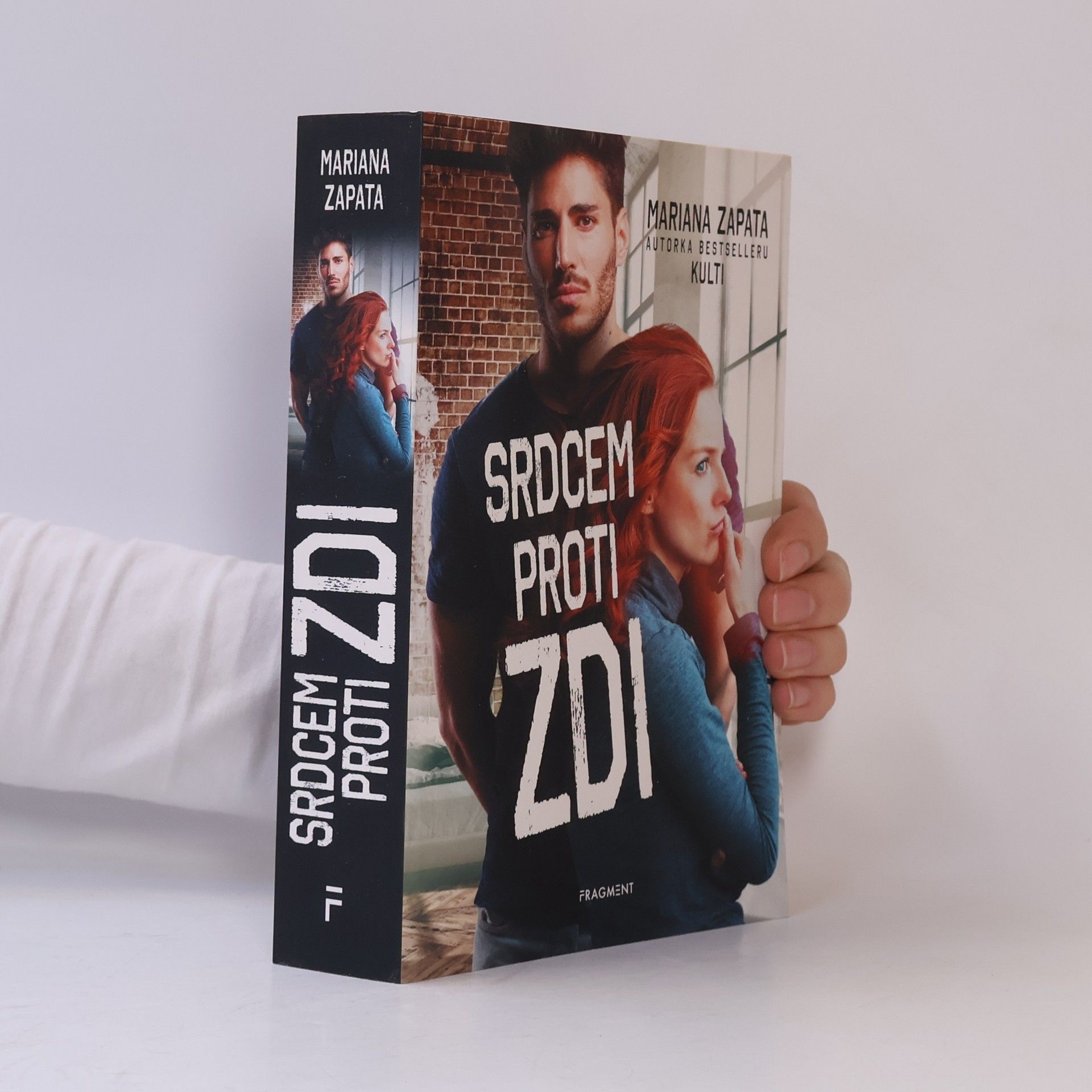 Srdcem proti zdi