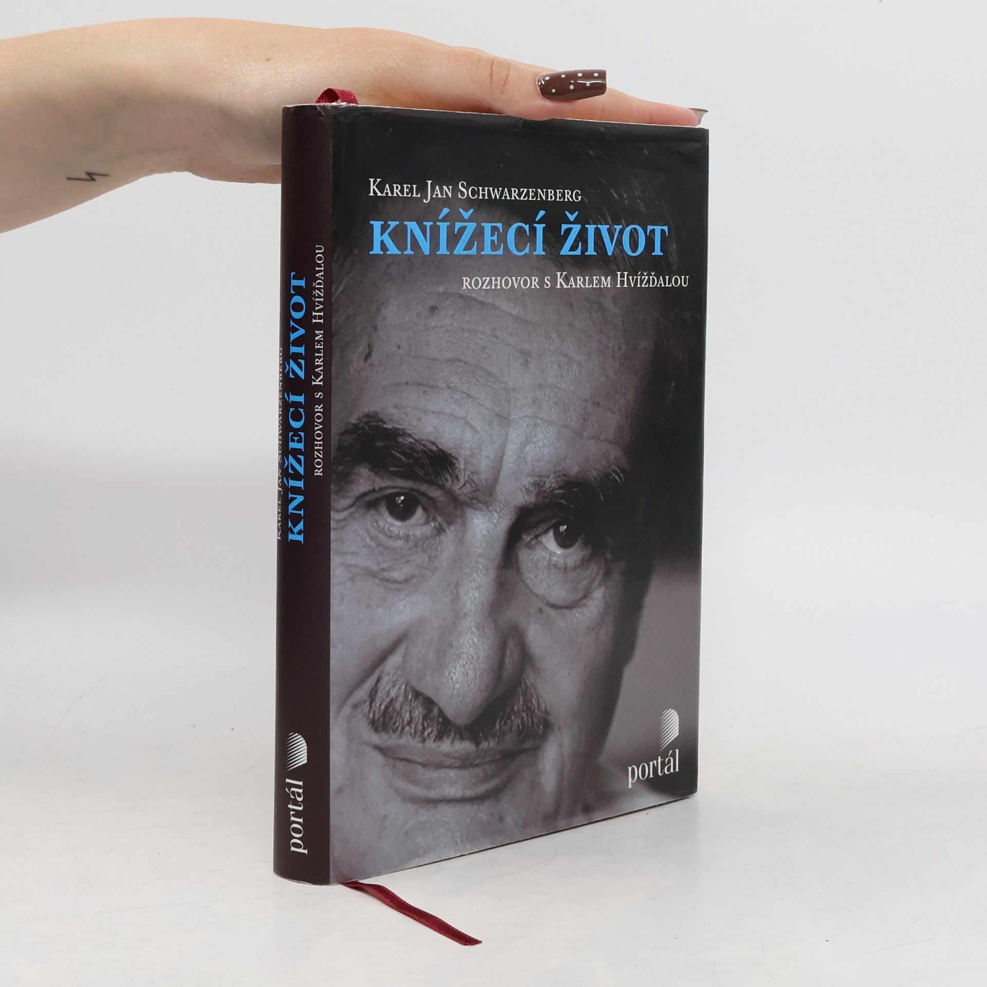 Karel Hvížďala Knížecí život