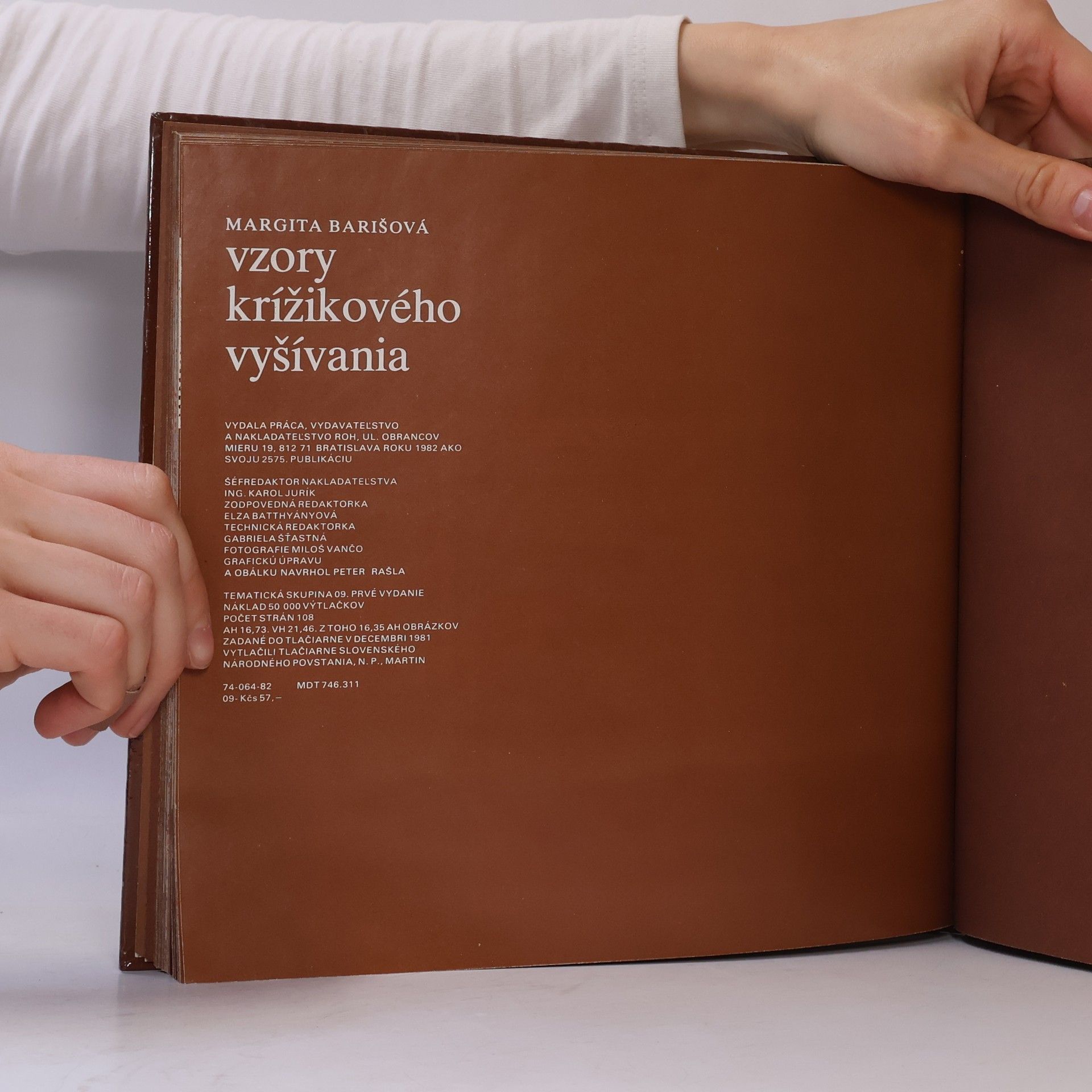 Margita Barišová Vzory krížikového vyšívania