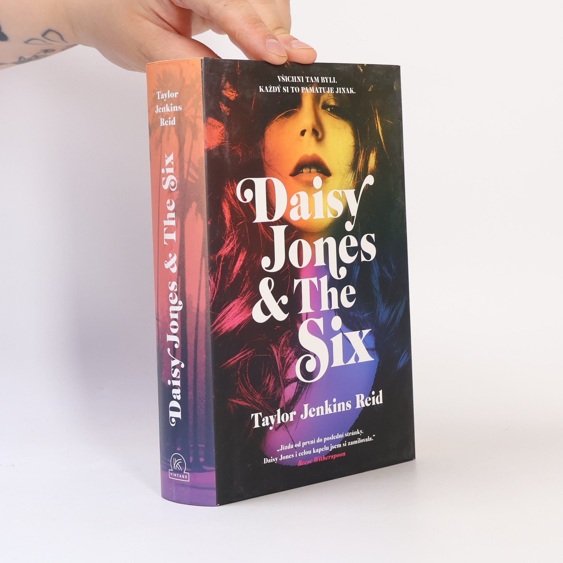 Taylor Jenkins Reid Daisy Jones & The Six