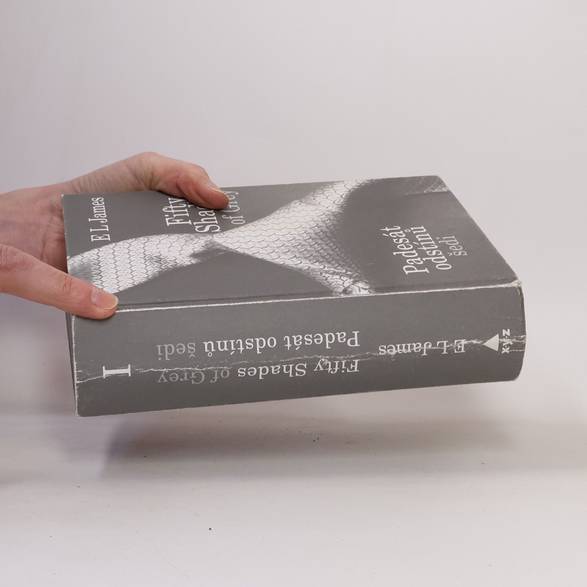 E. L. James Padesát odstínů šedi