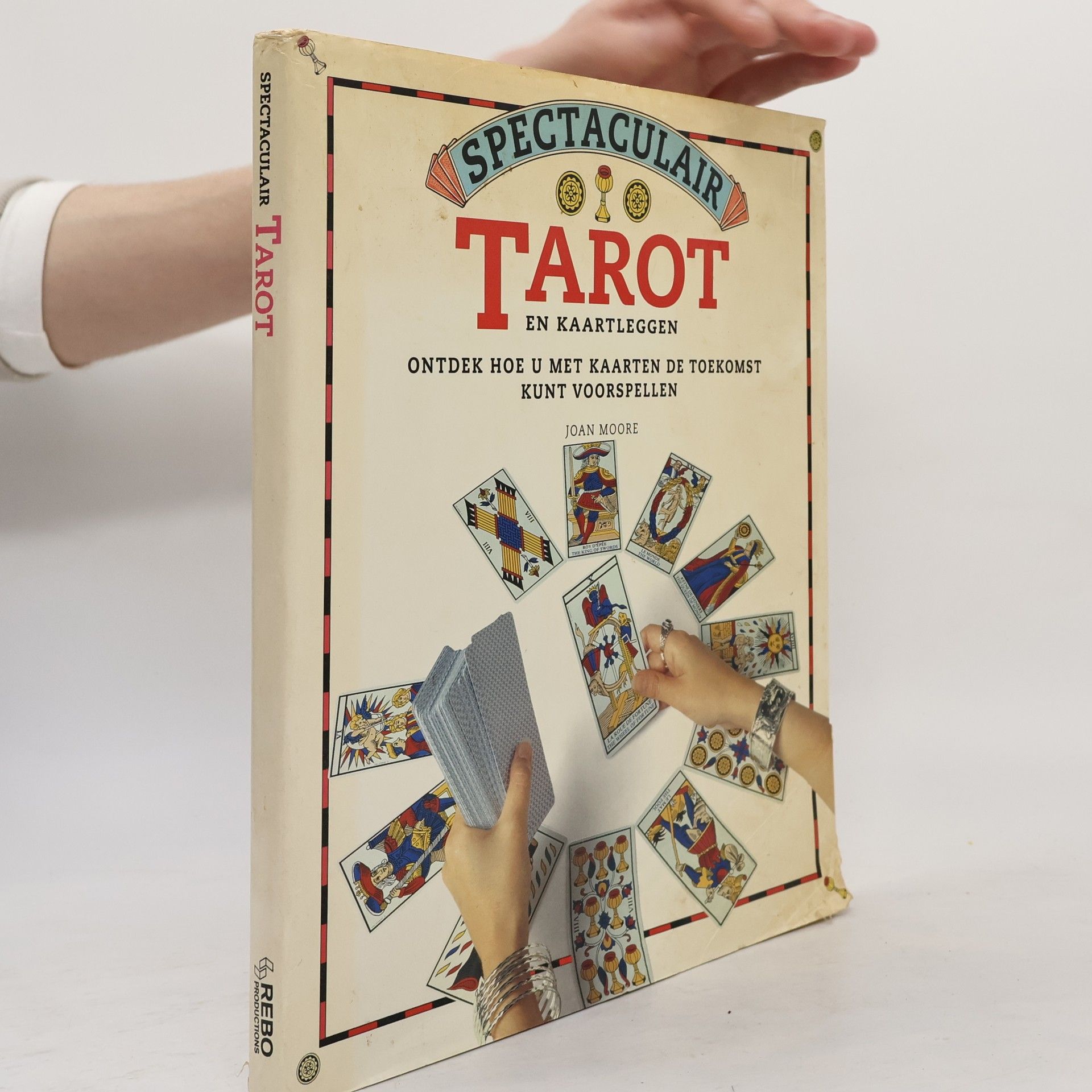 Liesbeth Machielsen Spectaculair tarot en kaartleggen