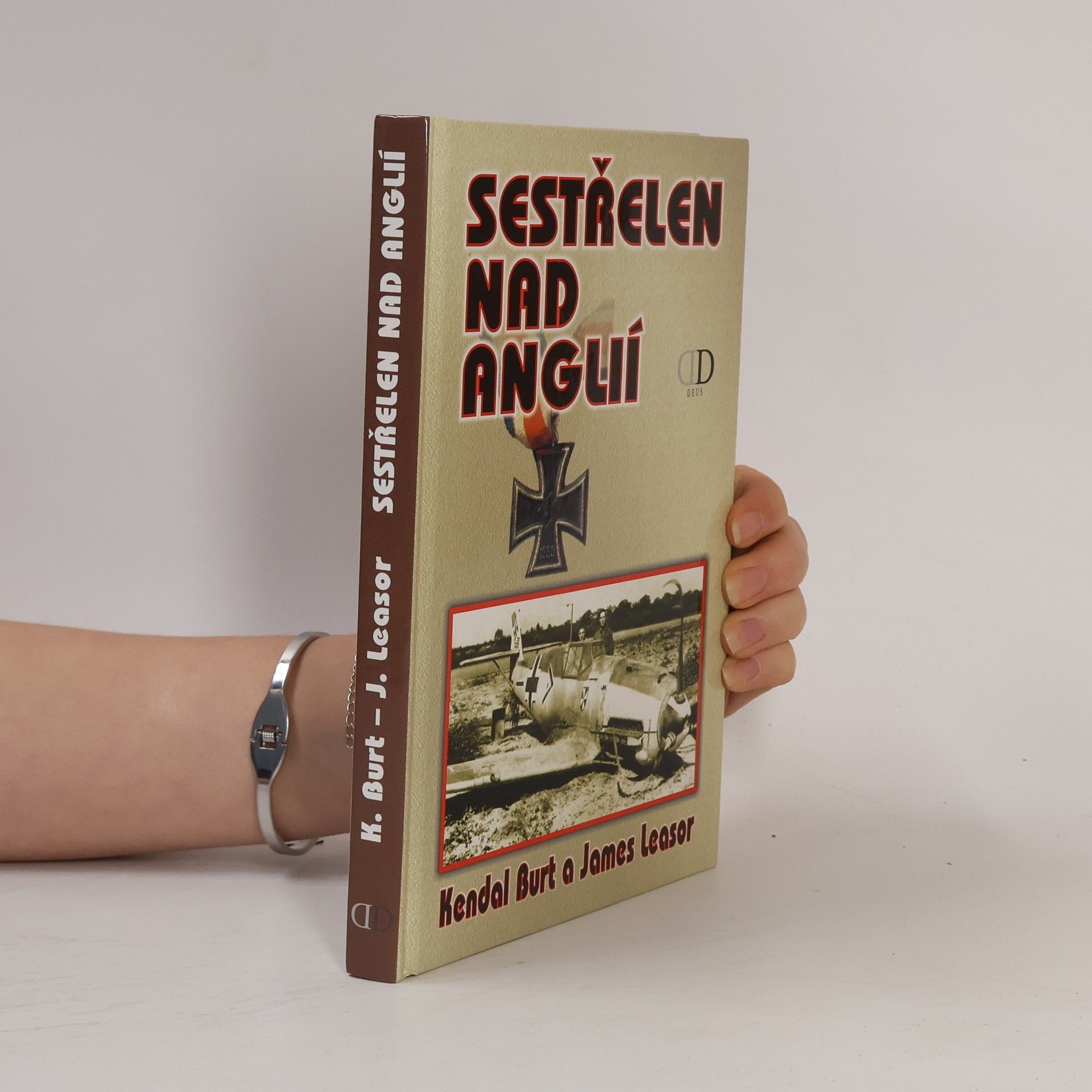 James Leasor Sestřelen nad Anglií