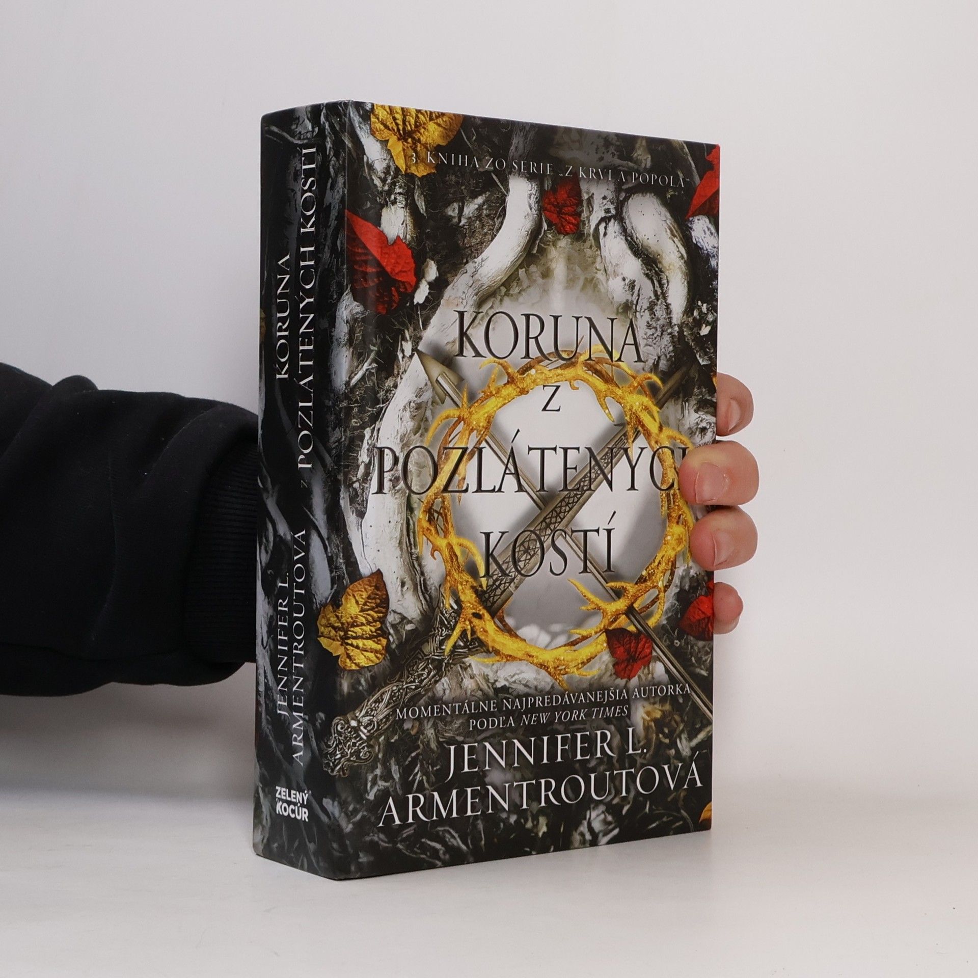 Jennifer L. Armentrout Koruna z pozlátených kostí