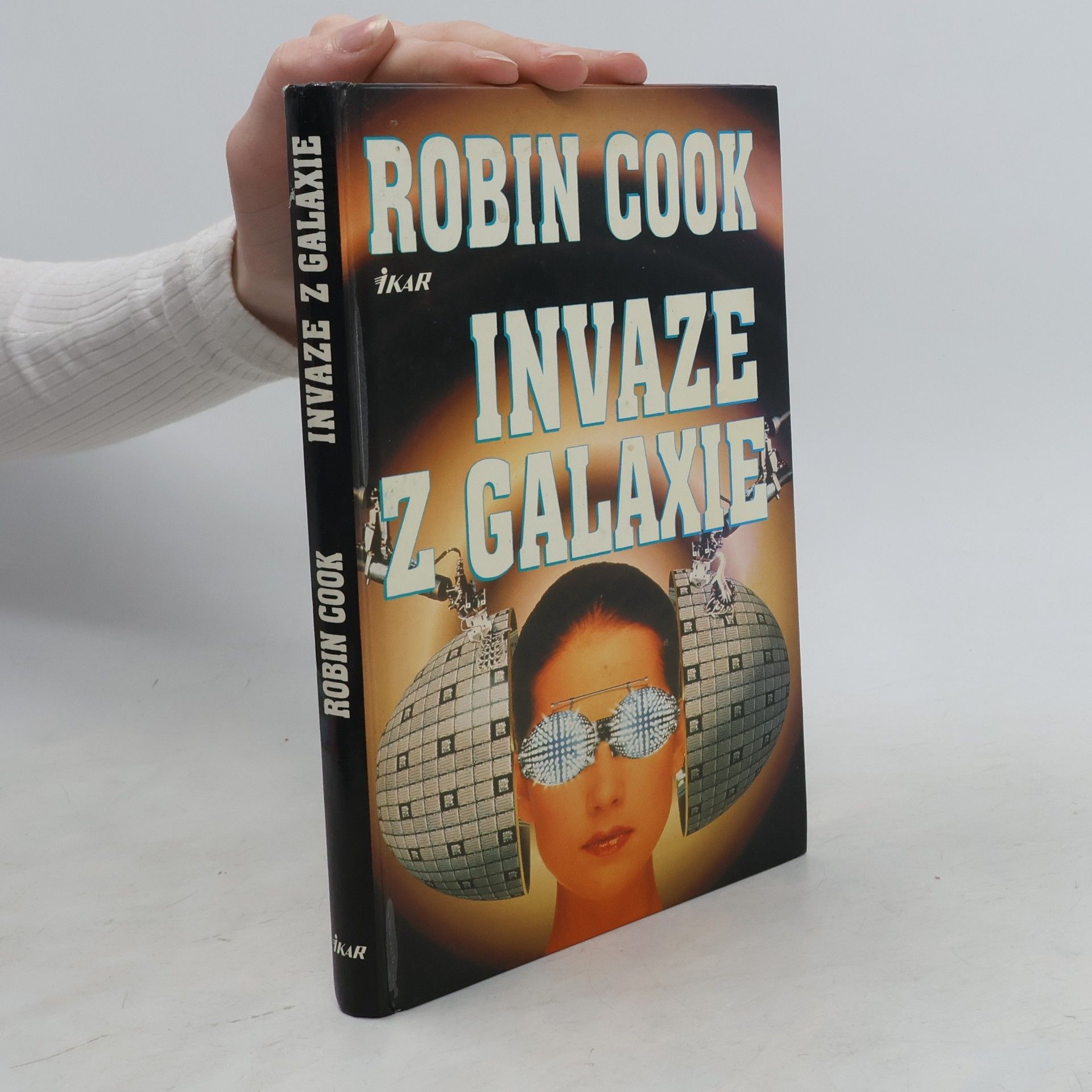 Robin Cook Invaze z galaxie