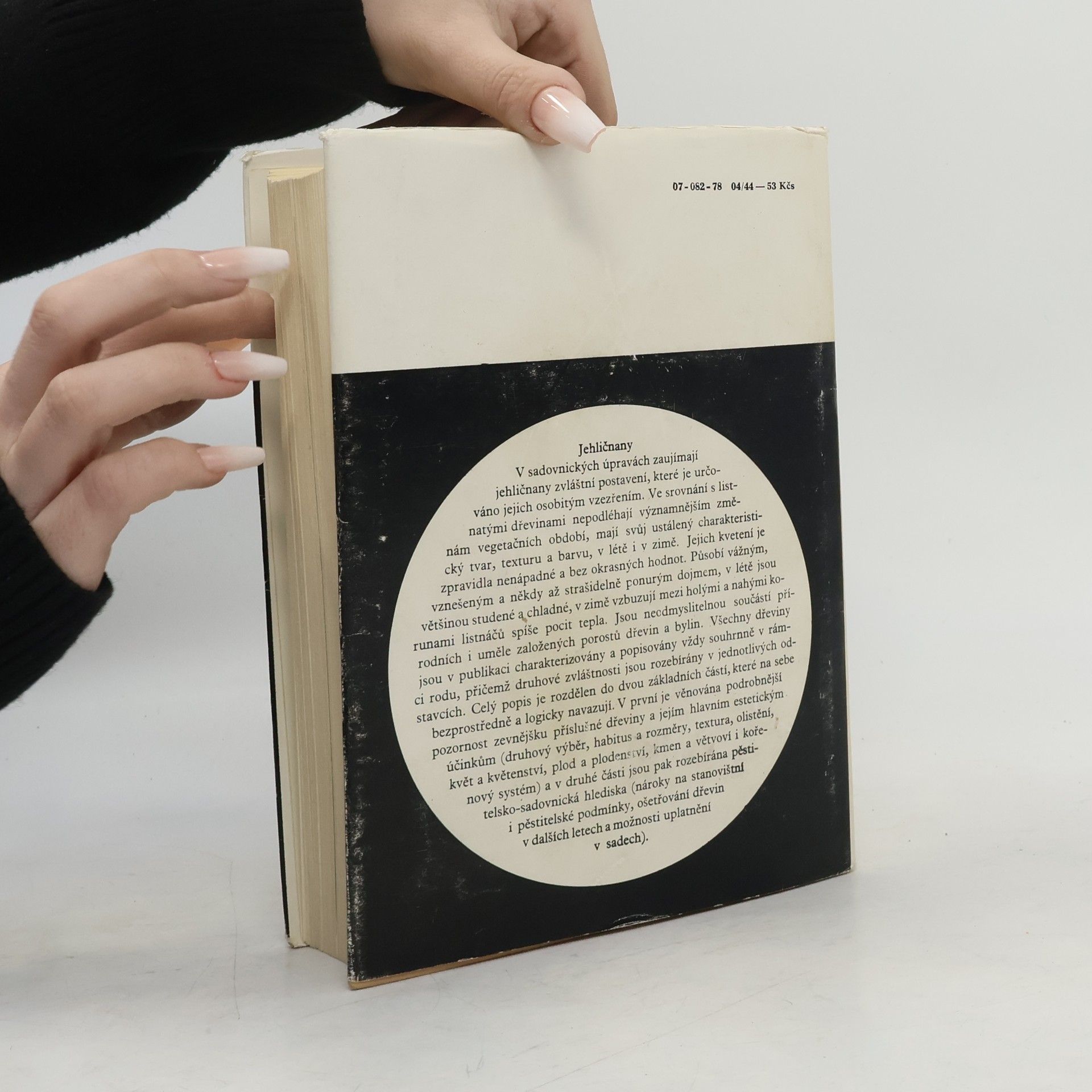 Karel Hieke Praktická dendrologie 1