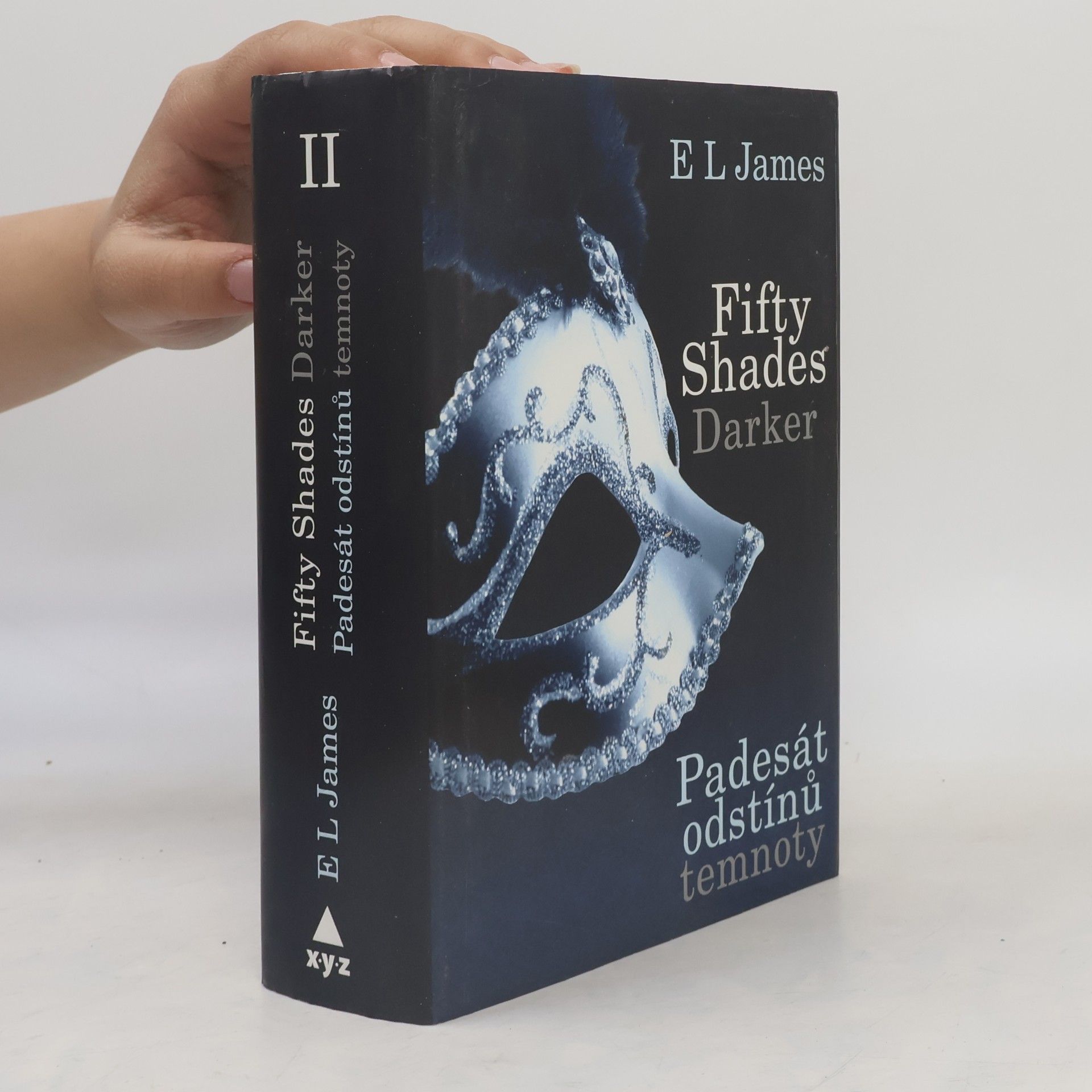 E. L. James Padesát odstínů temnoty