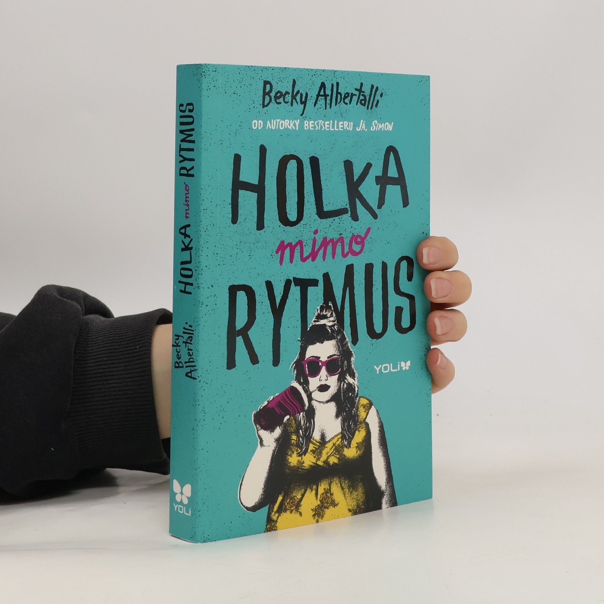 Becky Albertalli Holka mimo rytmus