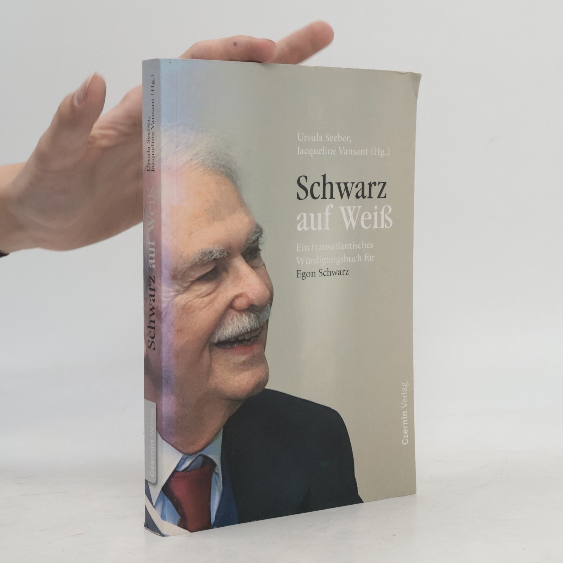 Jacqueline Vansant Schwarz auf Weiß