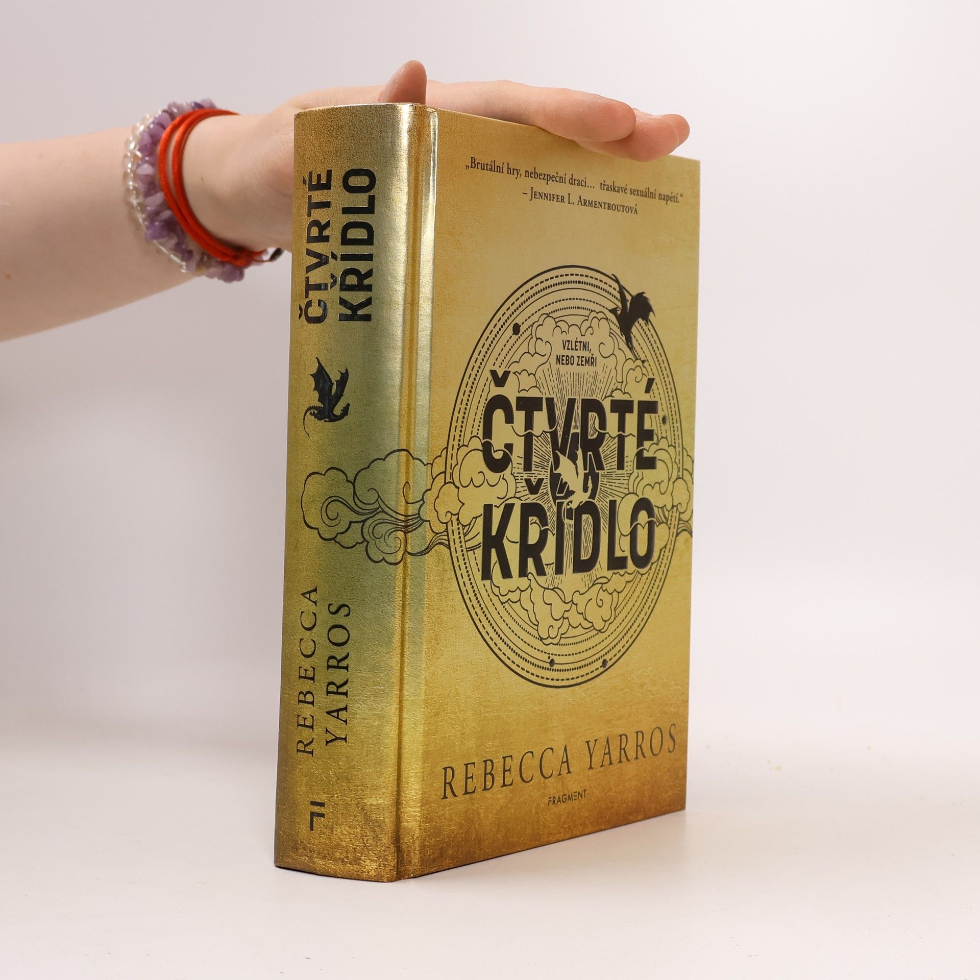 Rebecca Yarros Čtvrté křídlo