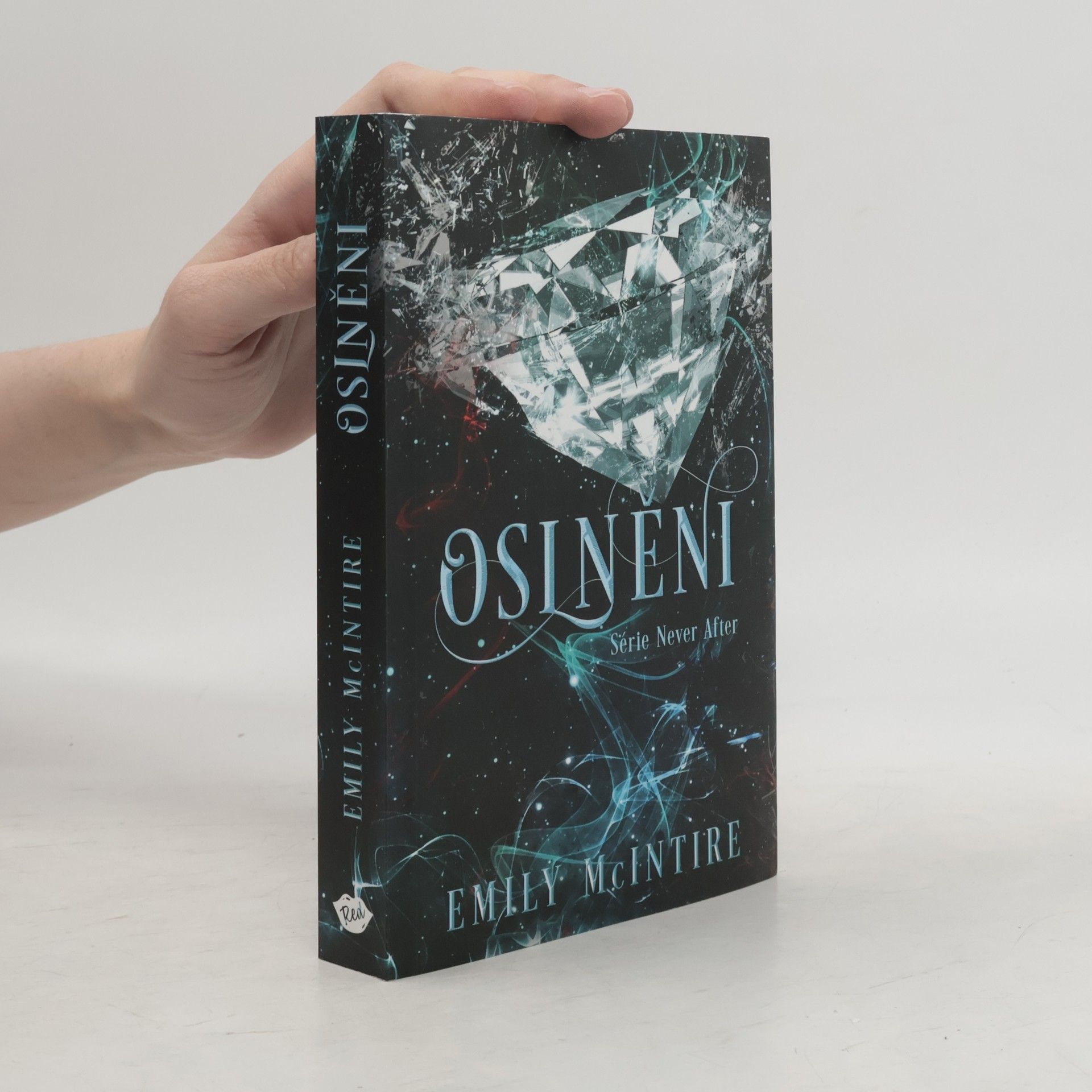 Emily McIntire Oslněni