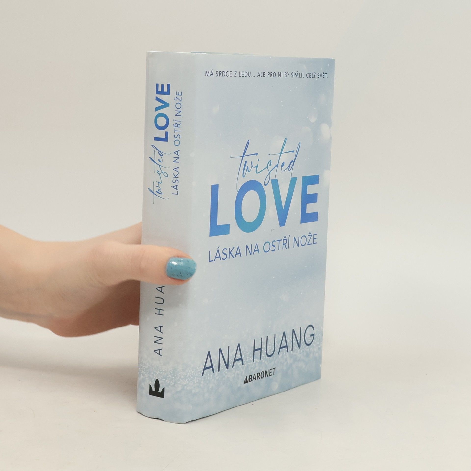 Ana Huang Twisted love. Láska na ostří nože