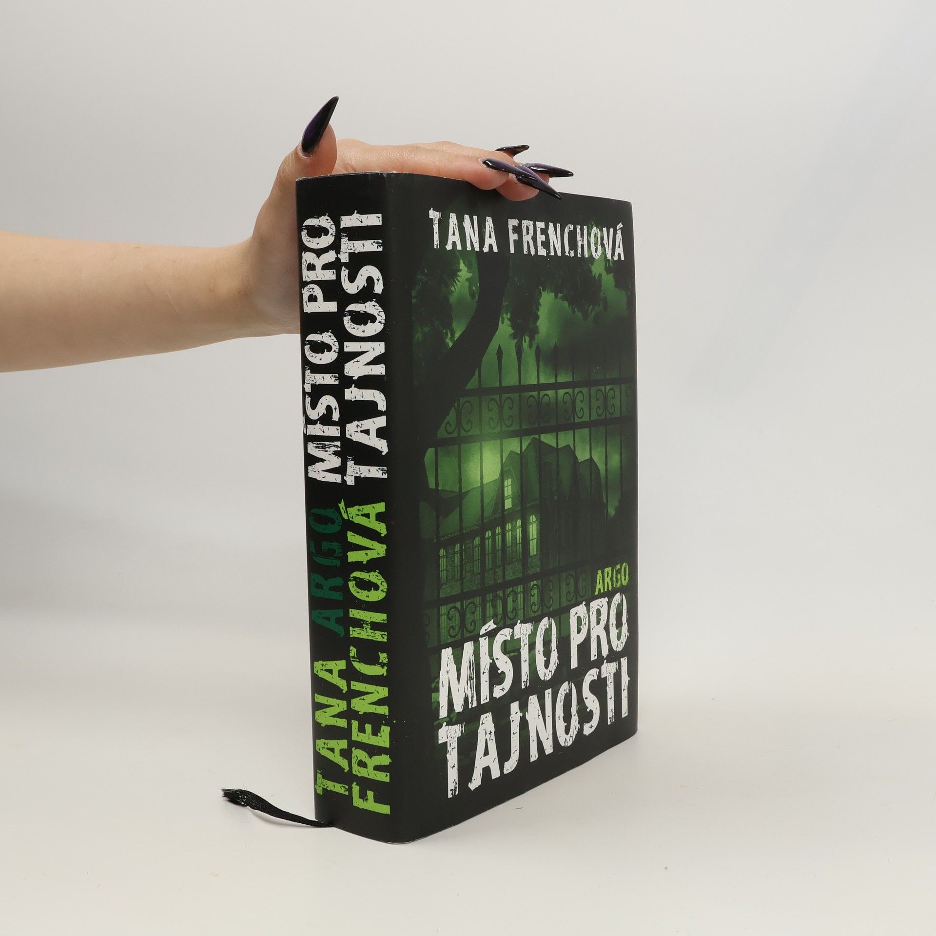 Tana French Místo pro tajnosti