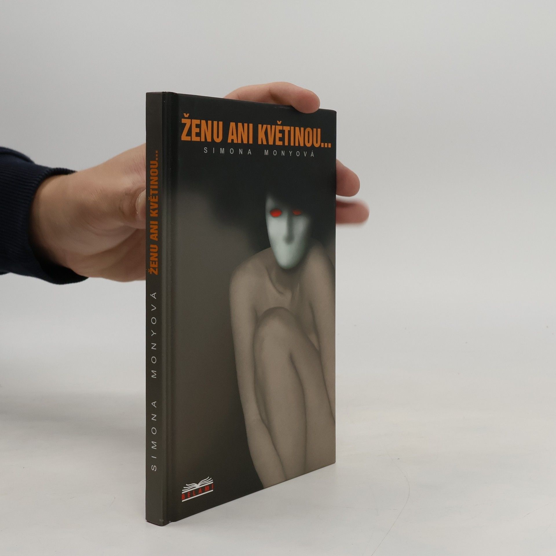 Ženu ani květinou...