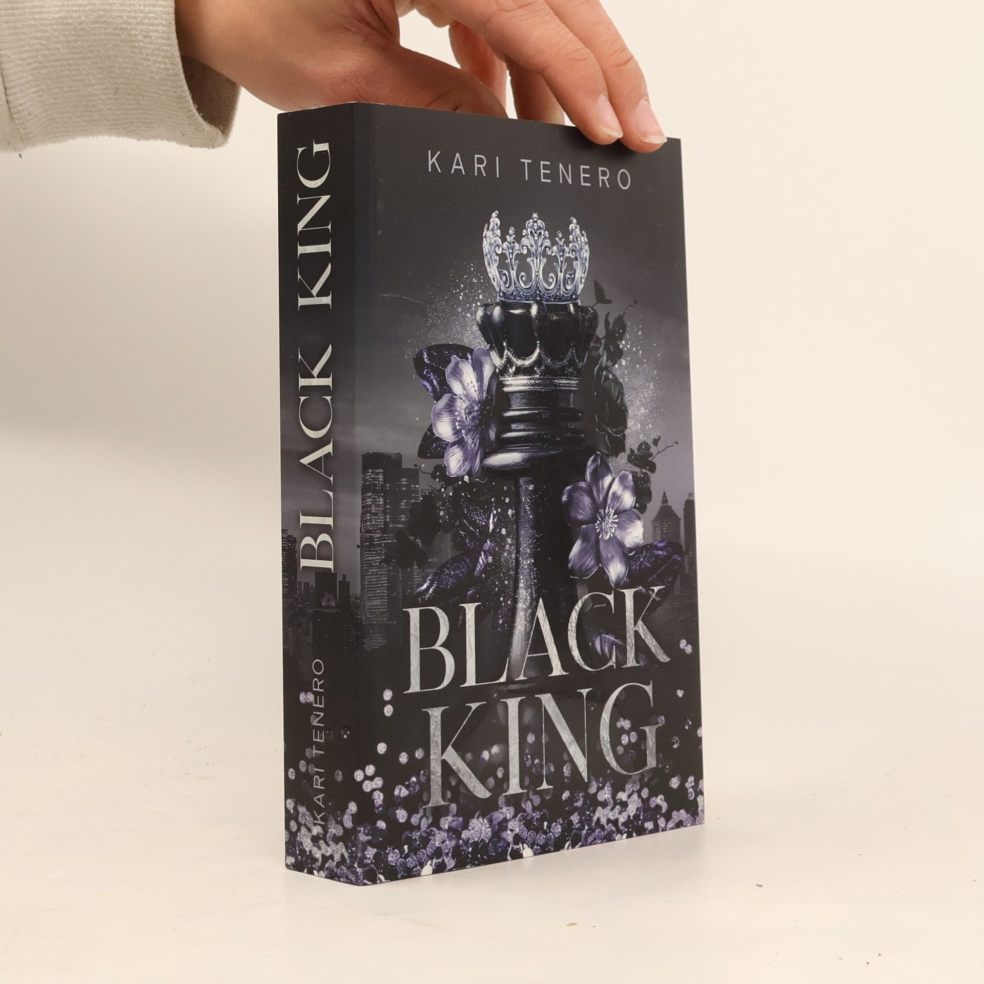 Kari Tenero Black King 3