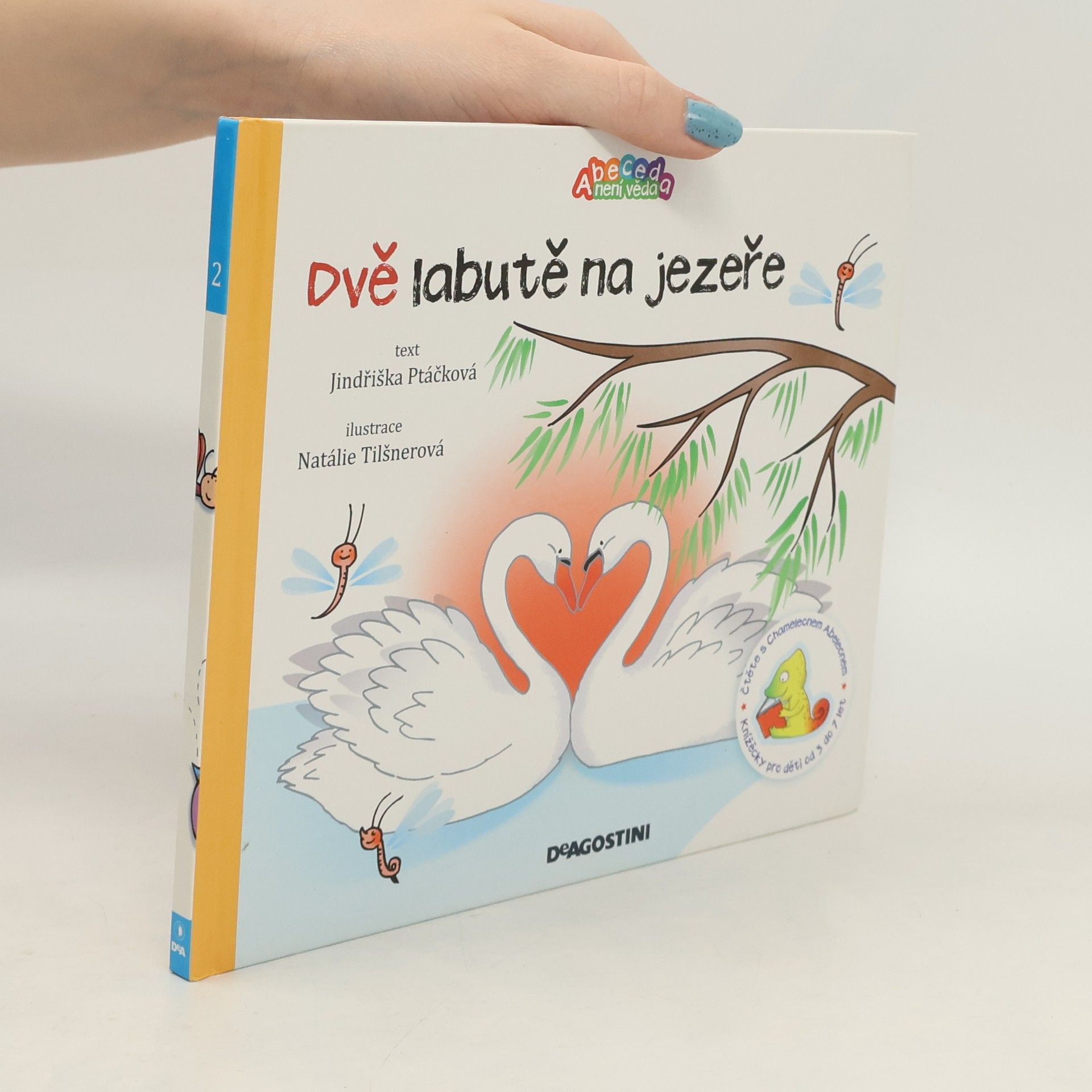 Jindřiška Ptáčková Dvě labutě na jezeře