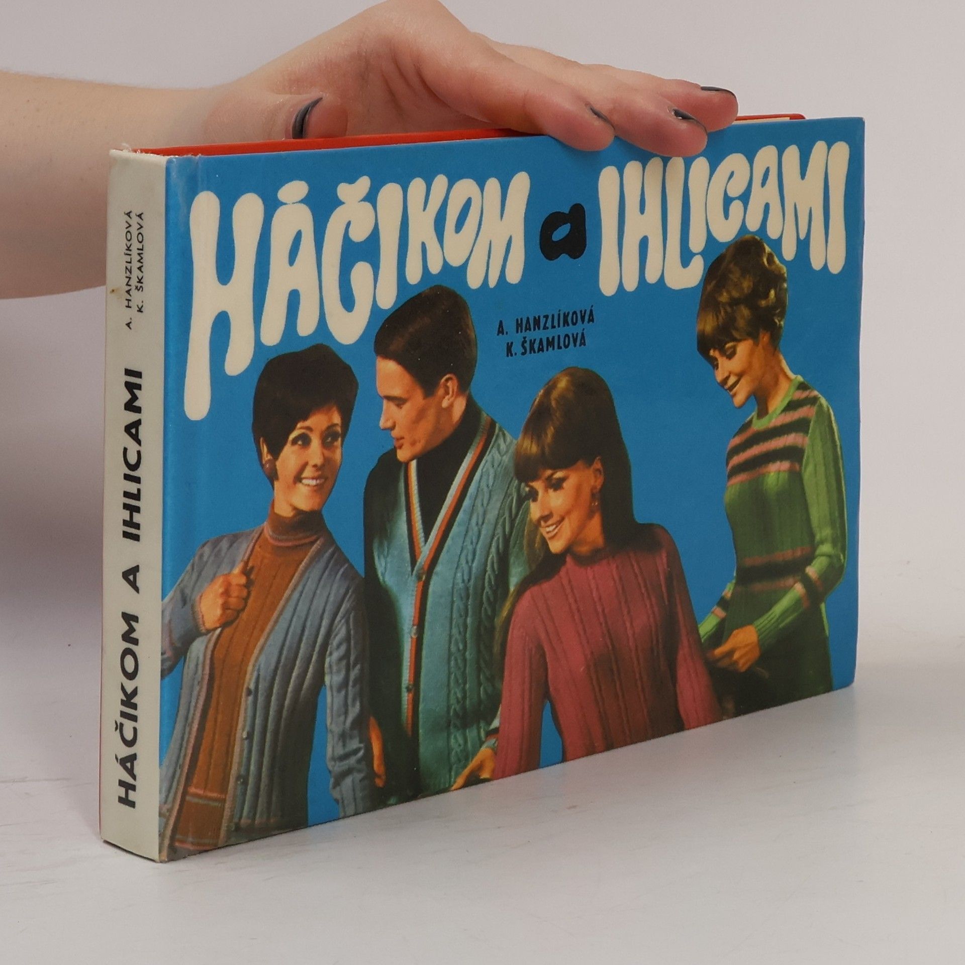 Alena Hanzlíková Háčikom a ihlicami
