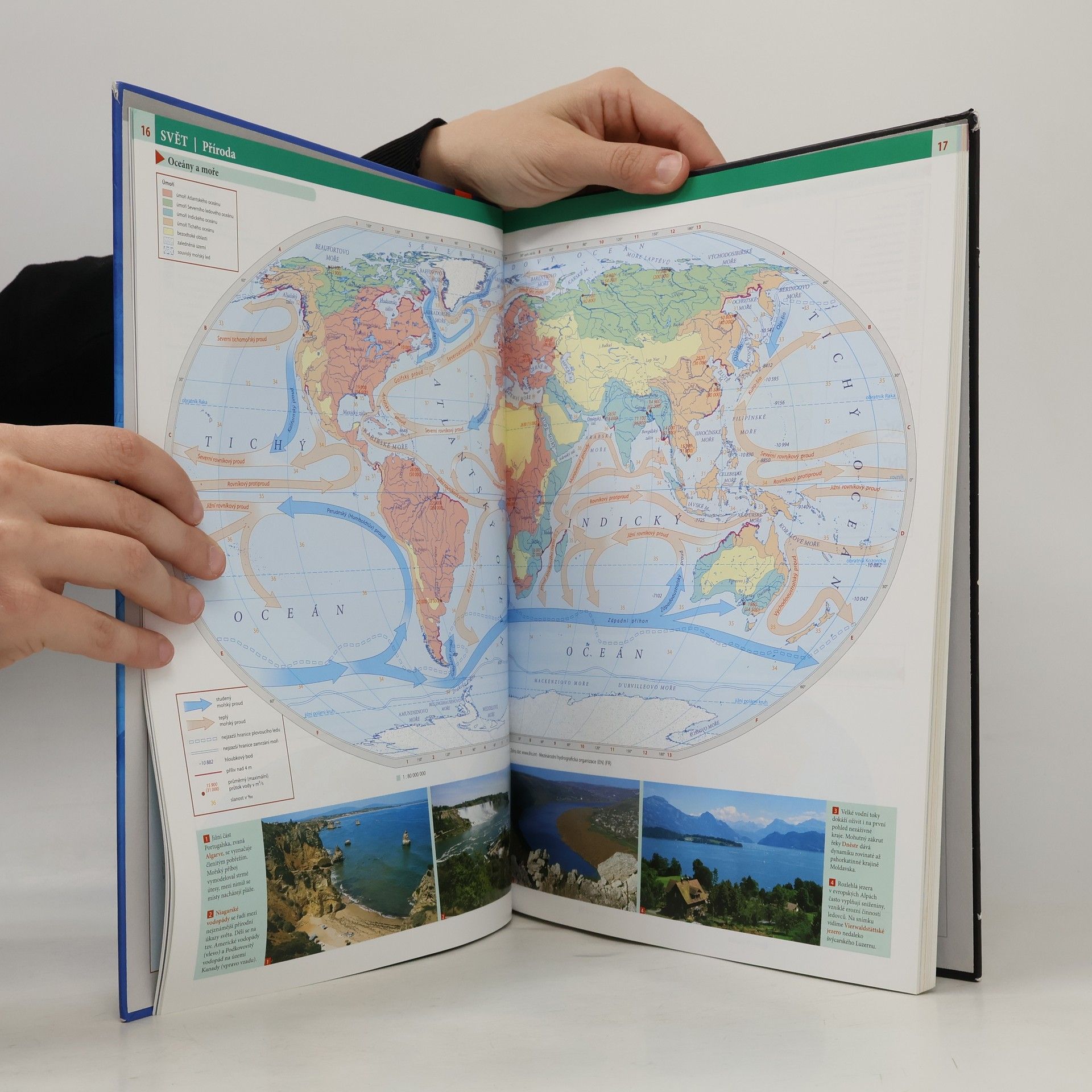 Auteurscollectief Školní atlas světa
