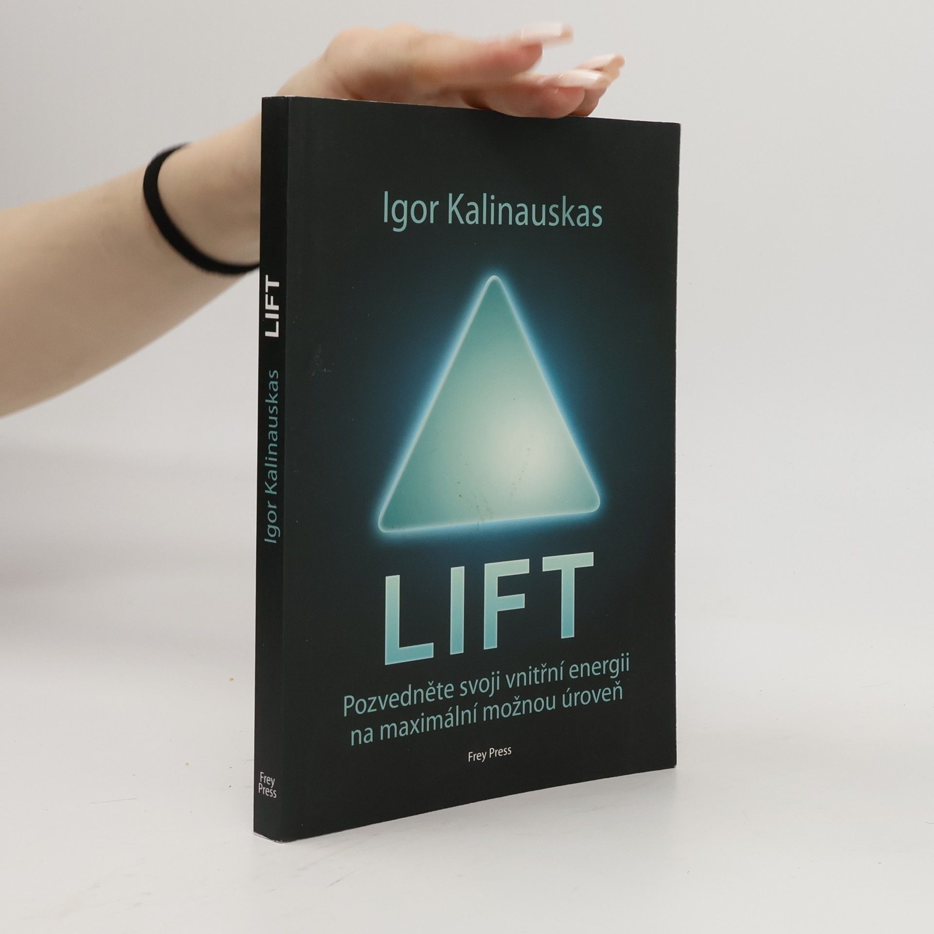 Igor' Kalinauskas Lift