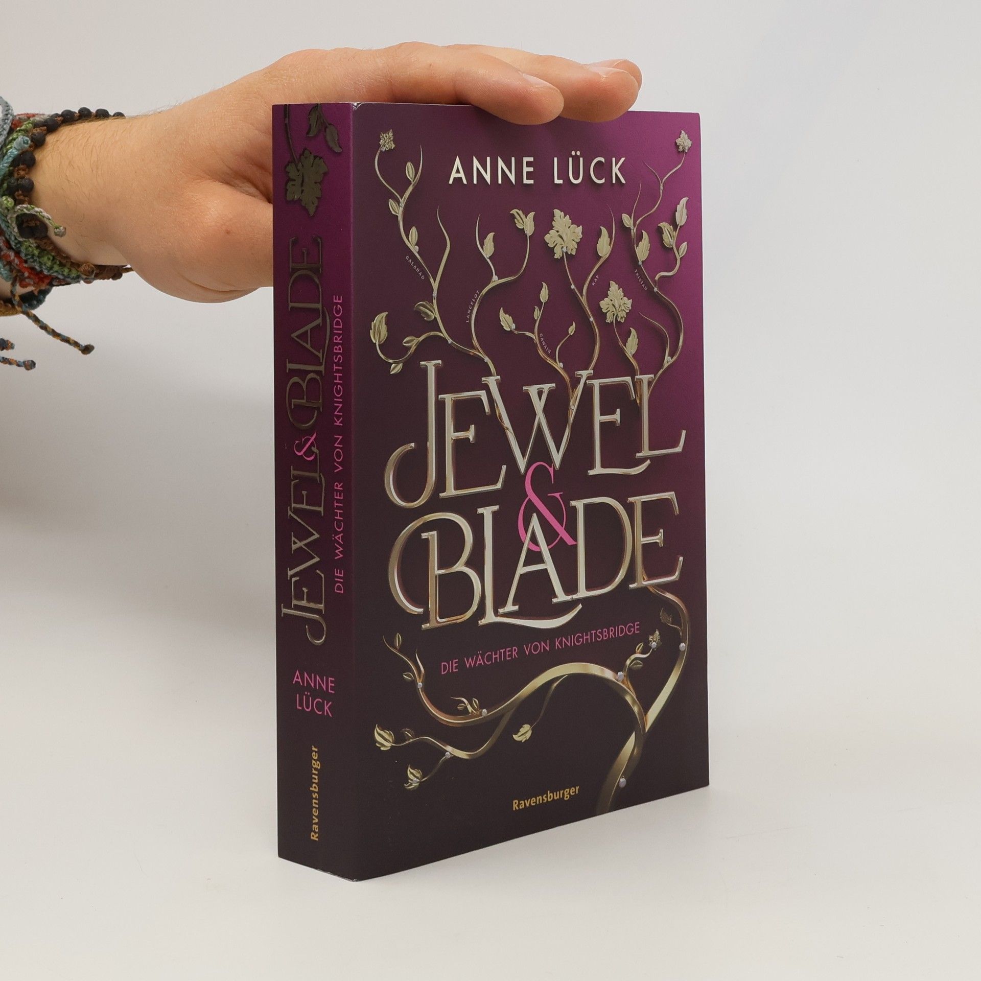 Anne Lück Jewel & Blade, Band 1: Die Wächter von Knightsbridge (Von der SPIEGEL-Bestseller-Autorin von "Silver & Poison" Limitierte Auflage mit dreiseitigem Farbschnitt)