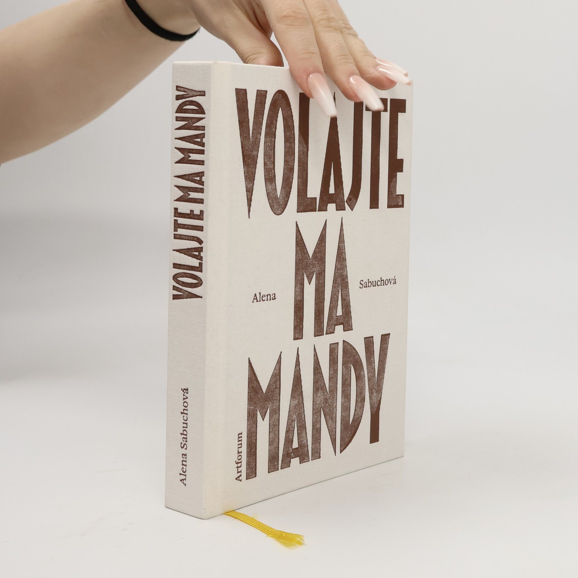Alena Sabuchová Volajte ma Mandy