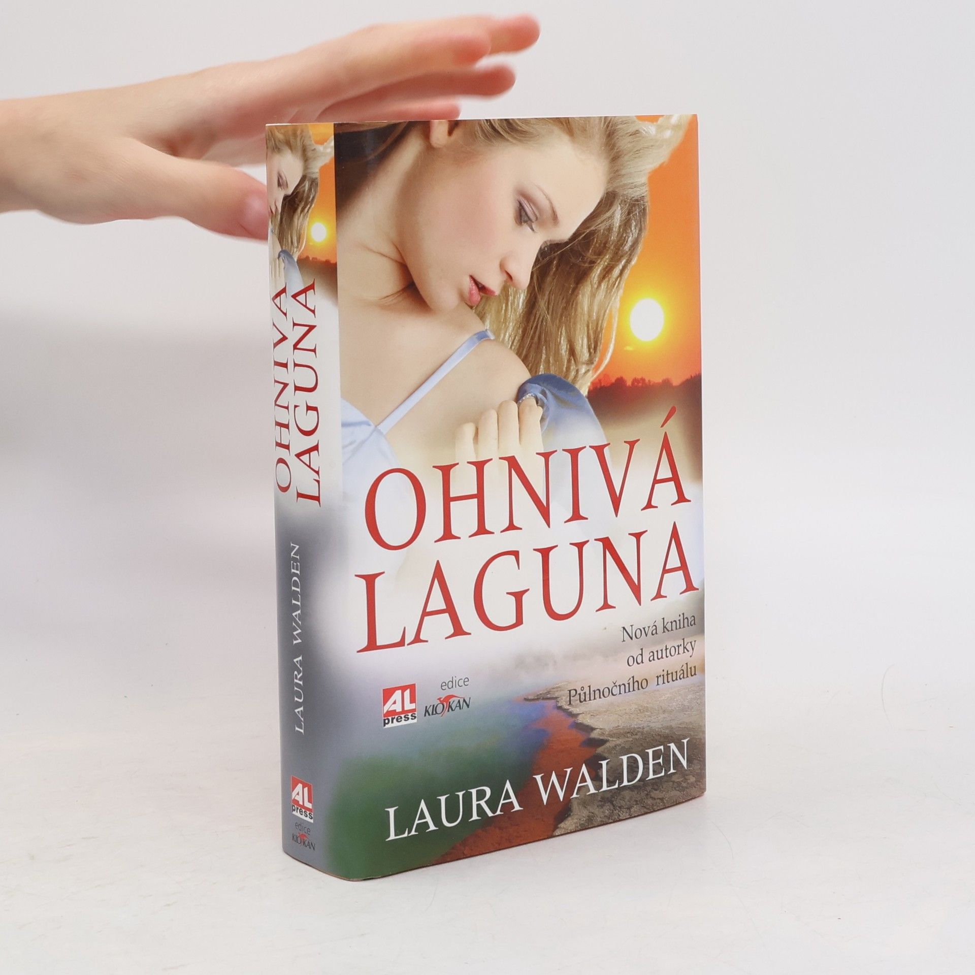Laura Walden Ohnivá laguna