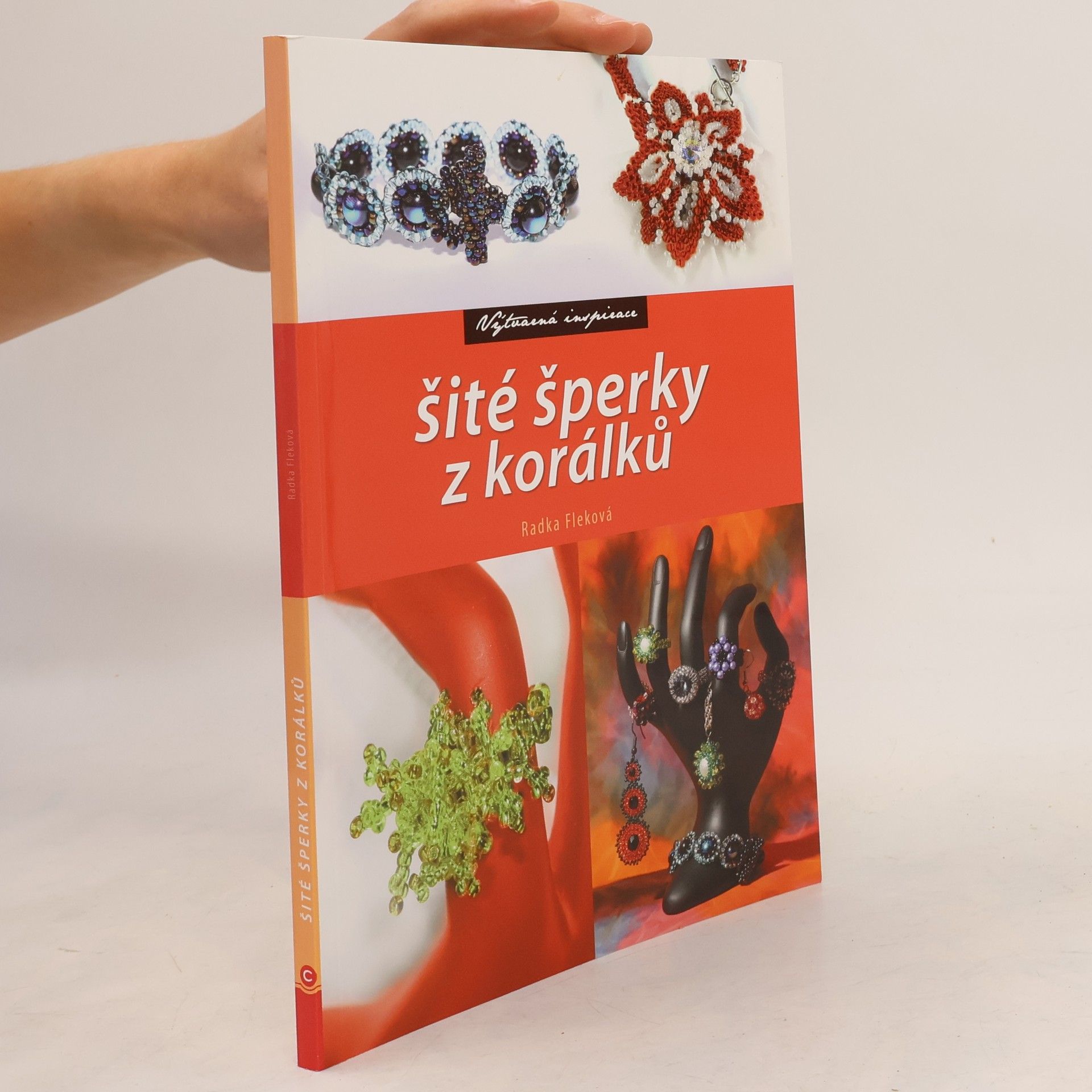 Radka Fleková Šité šperky z korálků