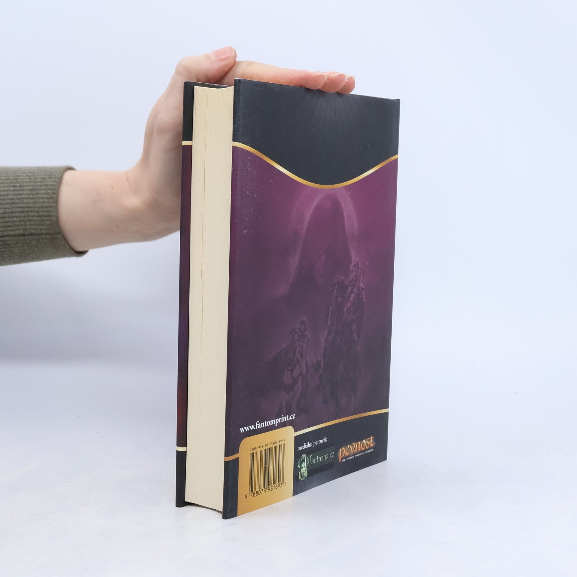 Robert Jordan Kolo času 1. Oko světa