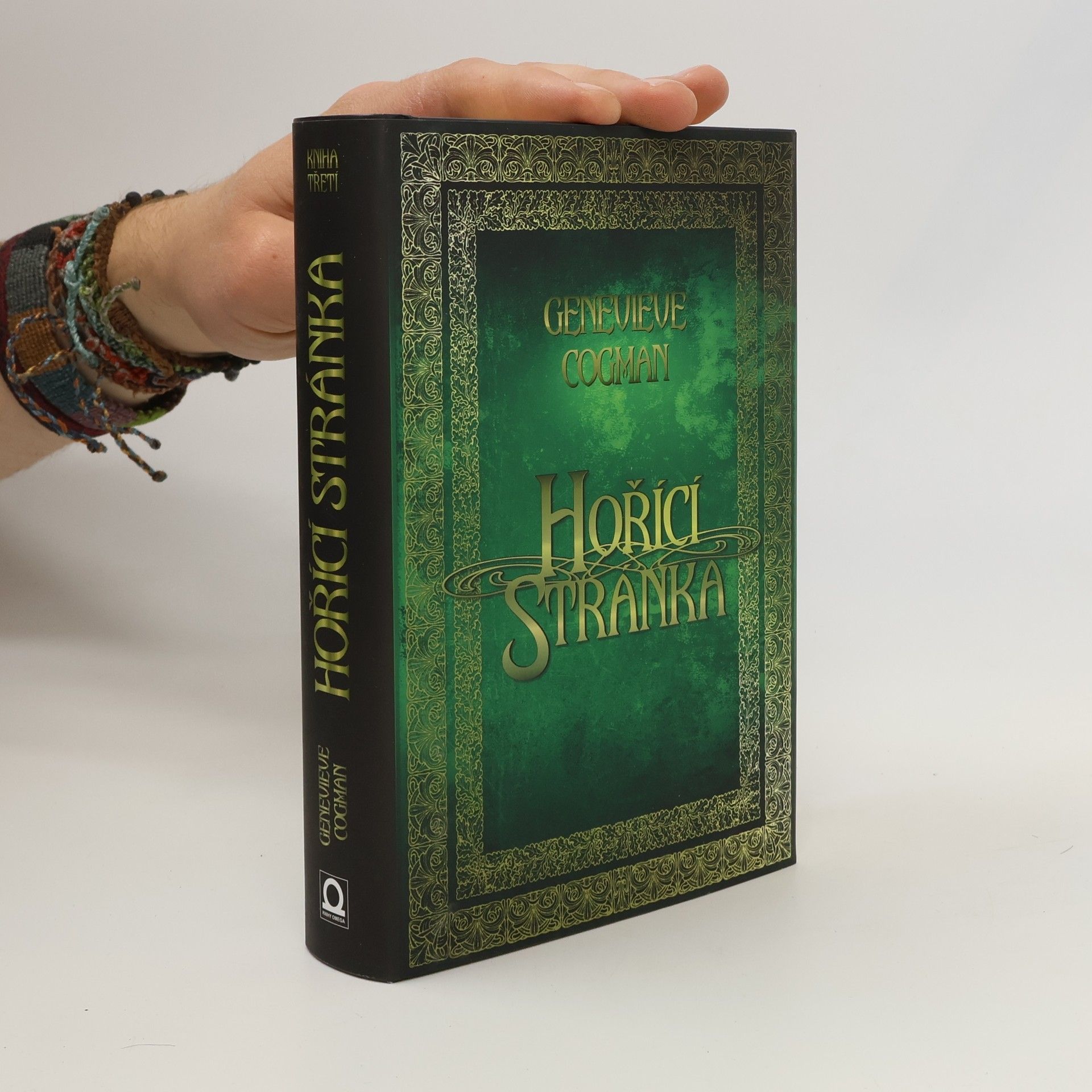 Genevieve Cogman Neviditelná knihovna. Kniha třetí. Hořící stránka