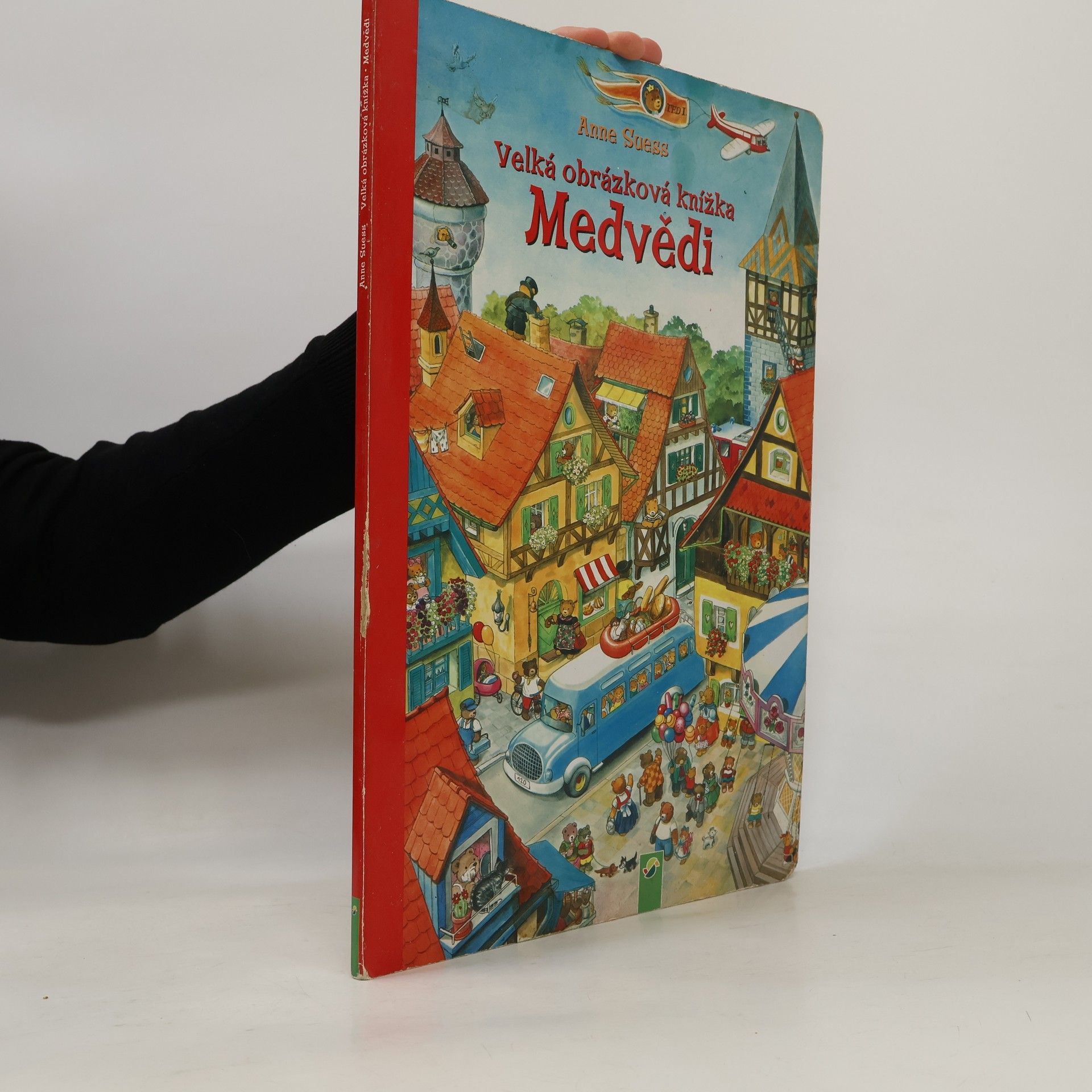 Medvědi. Velká obrázková knížka