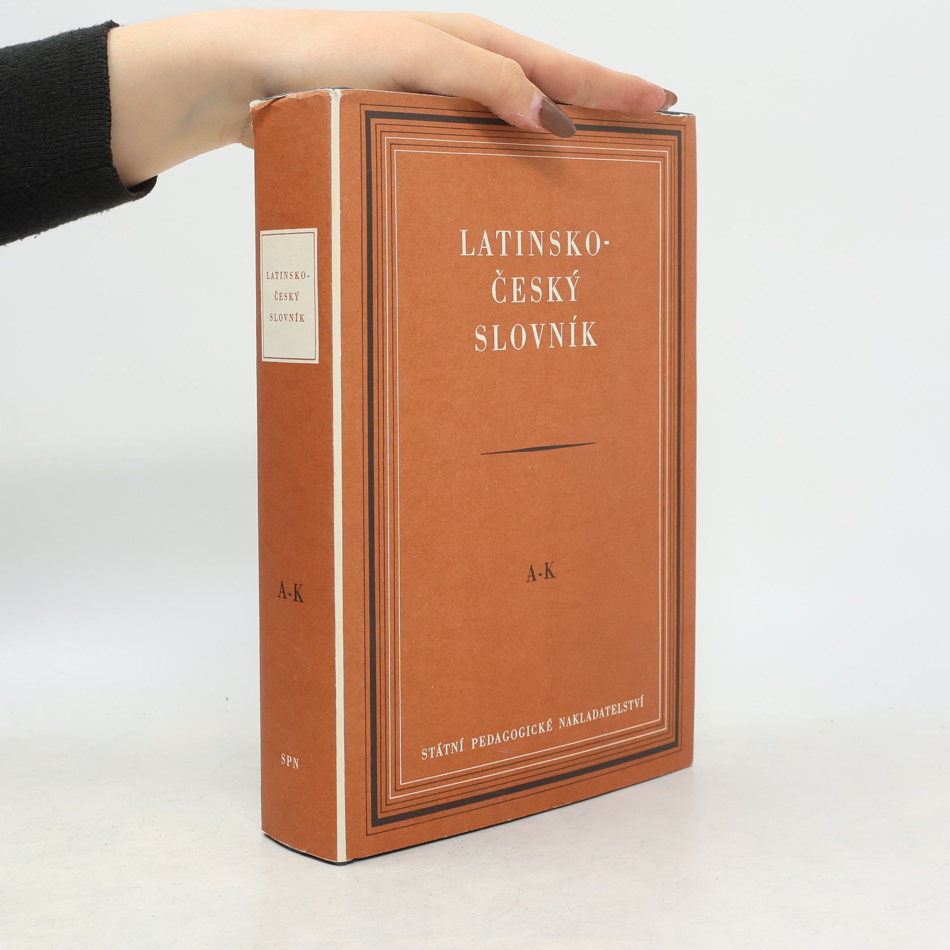 AA.VV. Latinsko-český slovník A-K