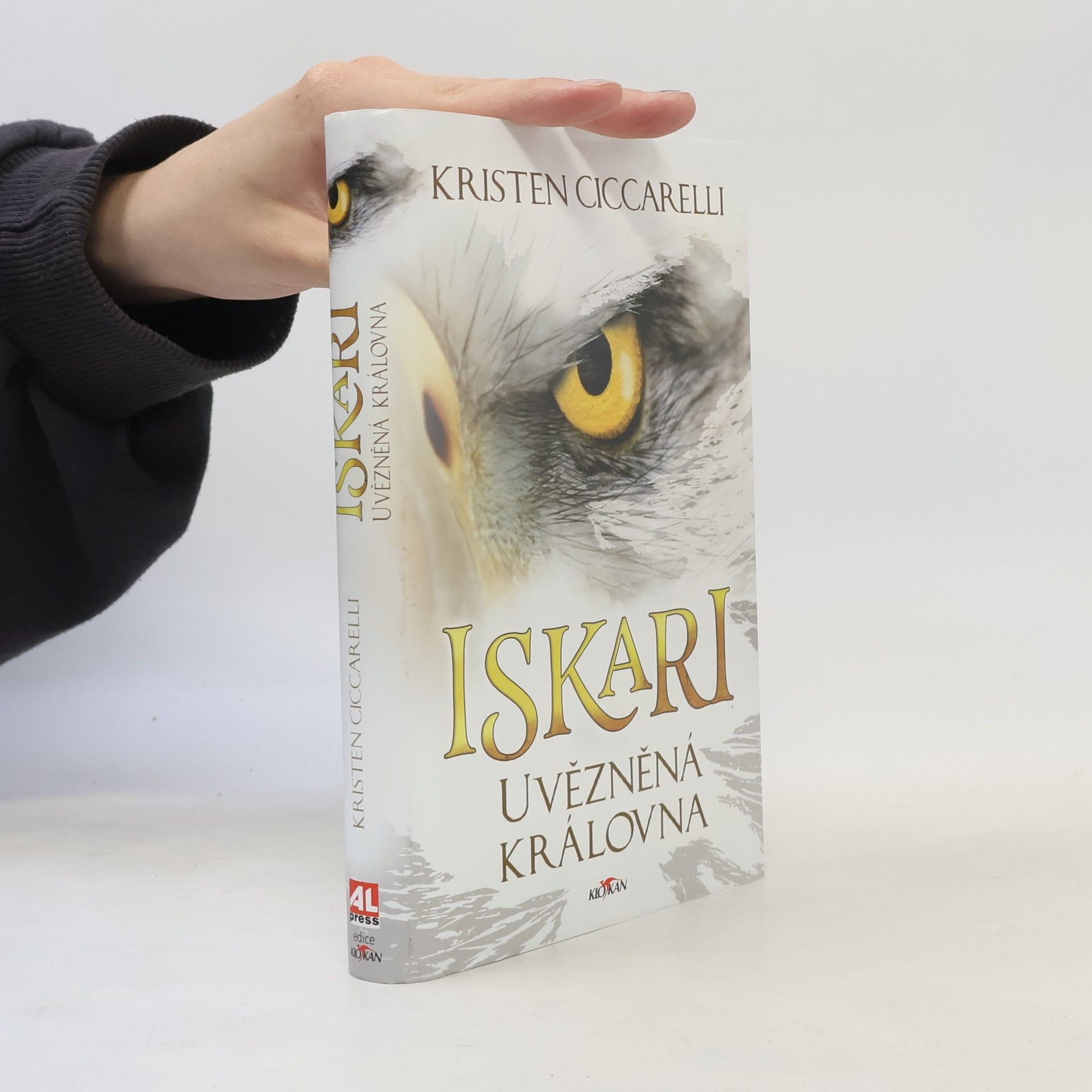 Kristen Ciccarelli Iskari. Uvězněná královna