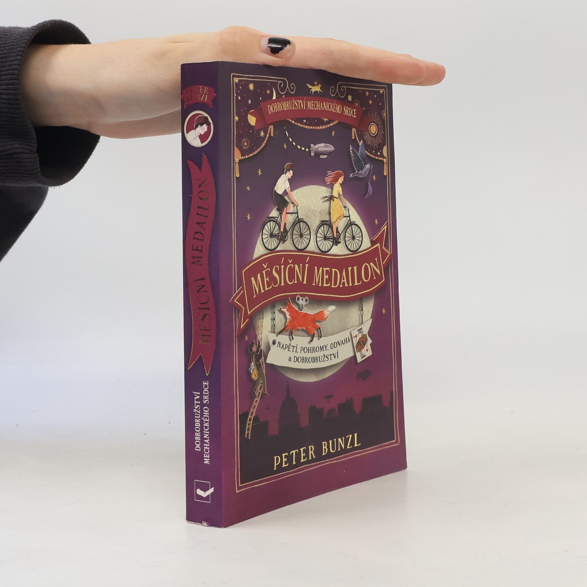 Peter Bunzl Měsíční medailon