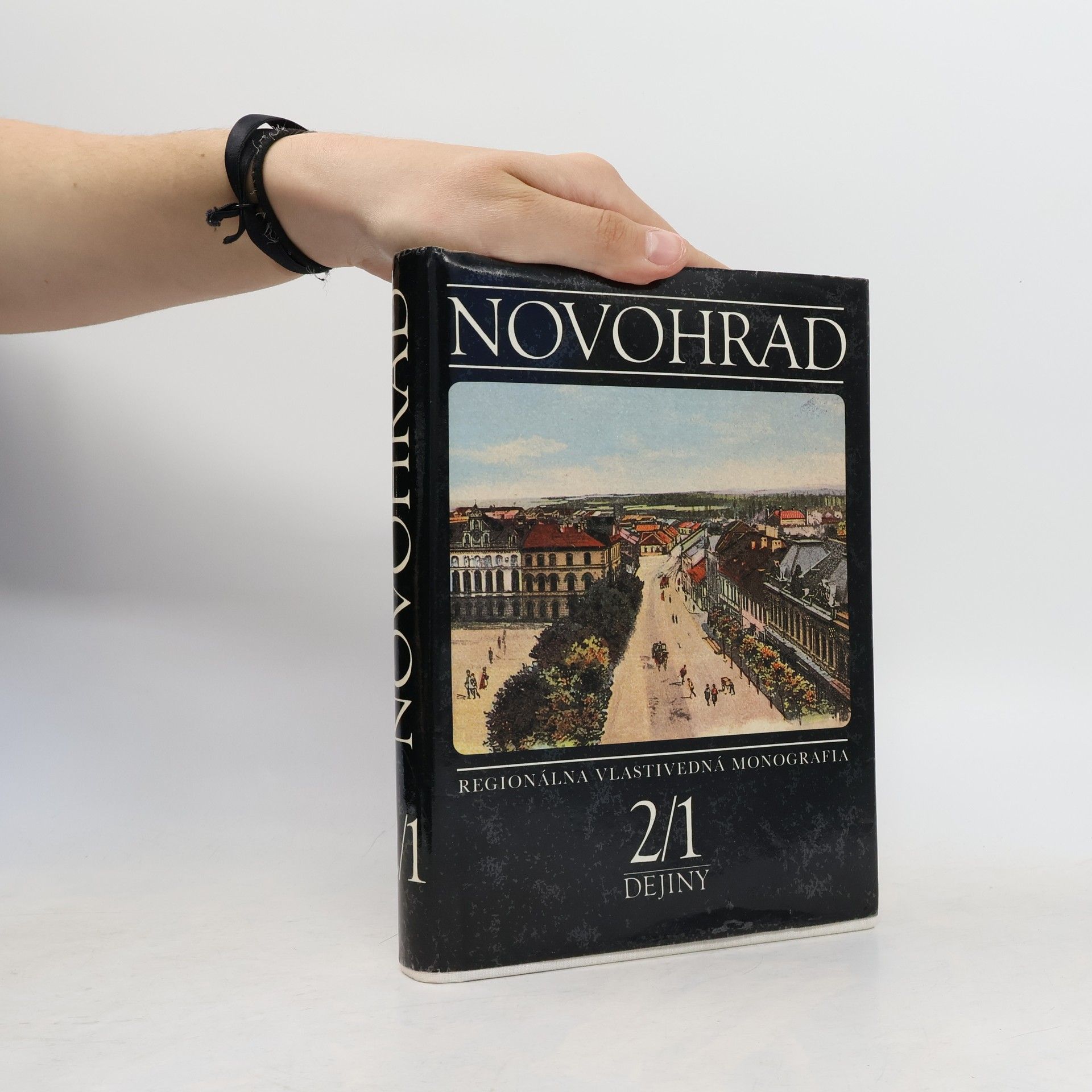 Július Alberty Novohrad 2/1 - Dejiny
