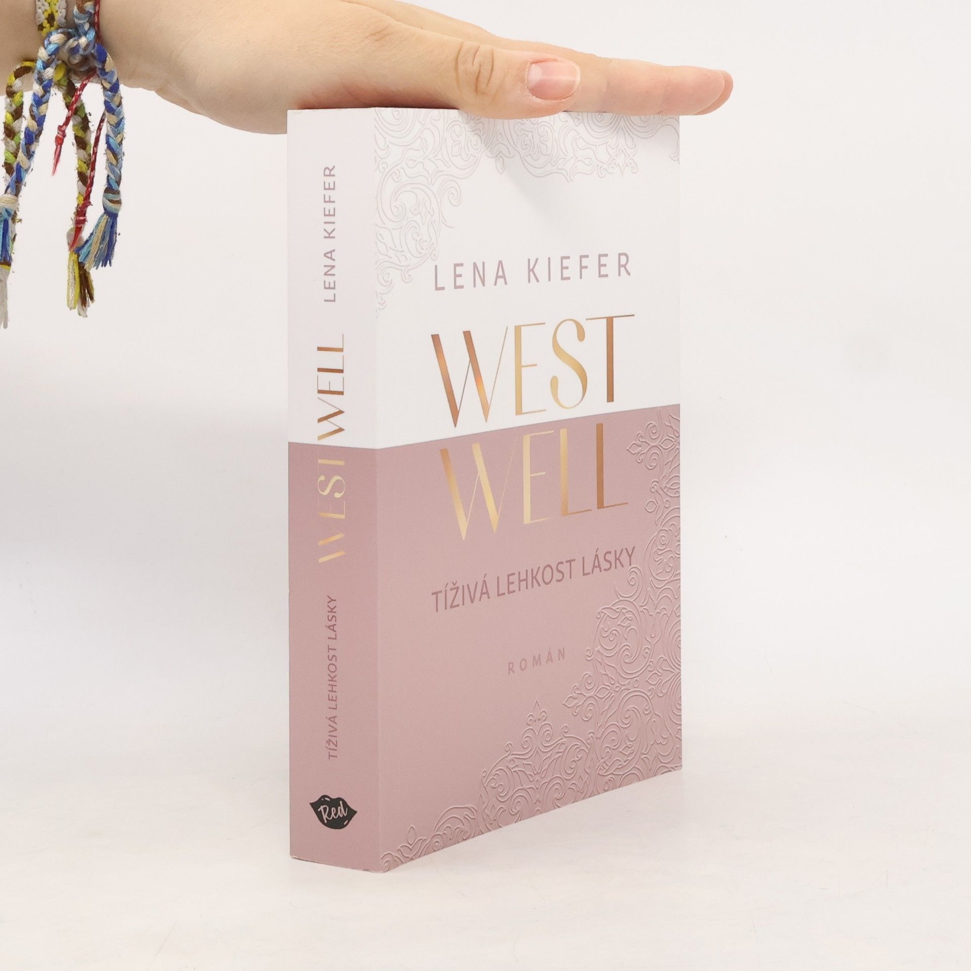 Lena Kiefer Westwell. Tíživá lehkost lásky