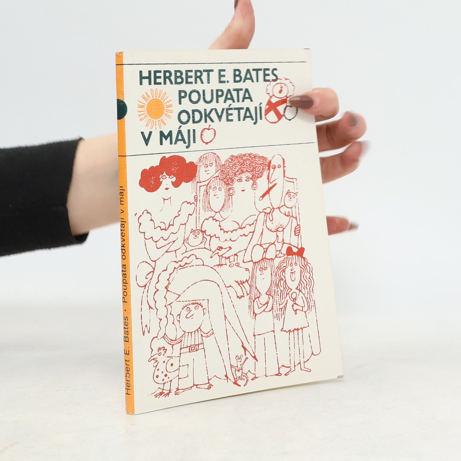 Herbert Ernest Bates Poupata odkvétají v máji