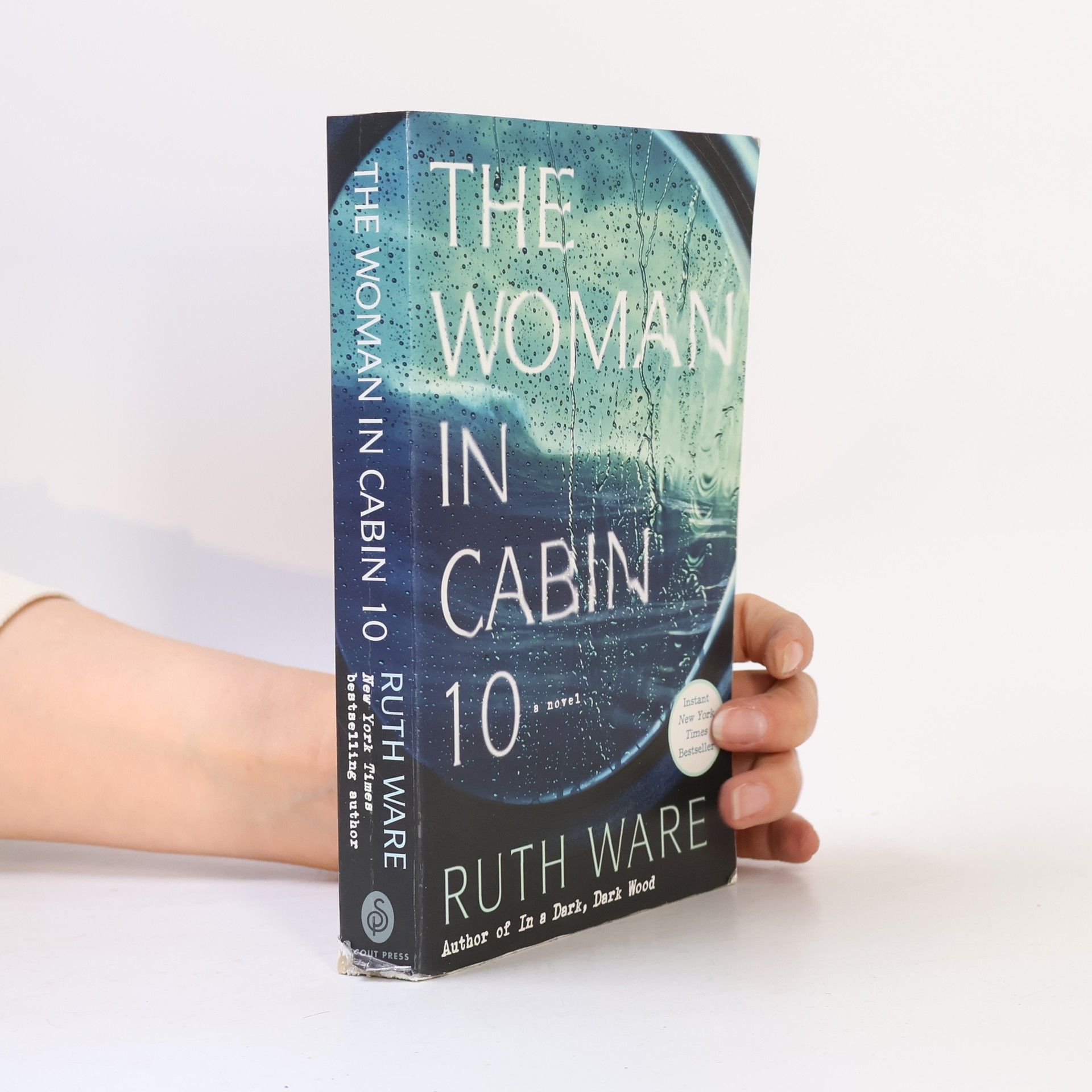Ruth Ware The Woman in Cabin 10