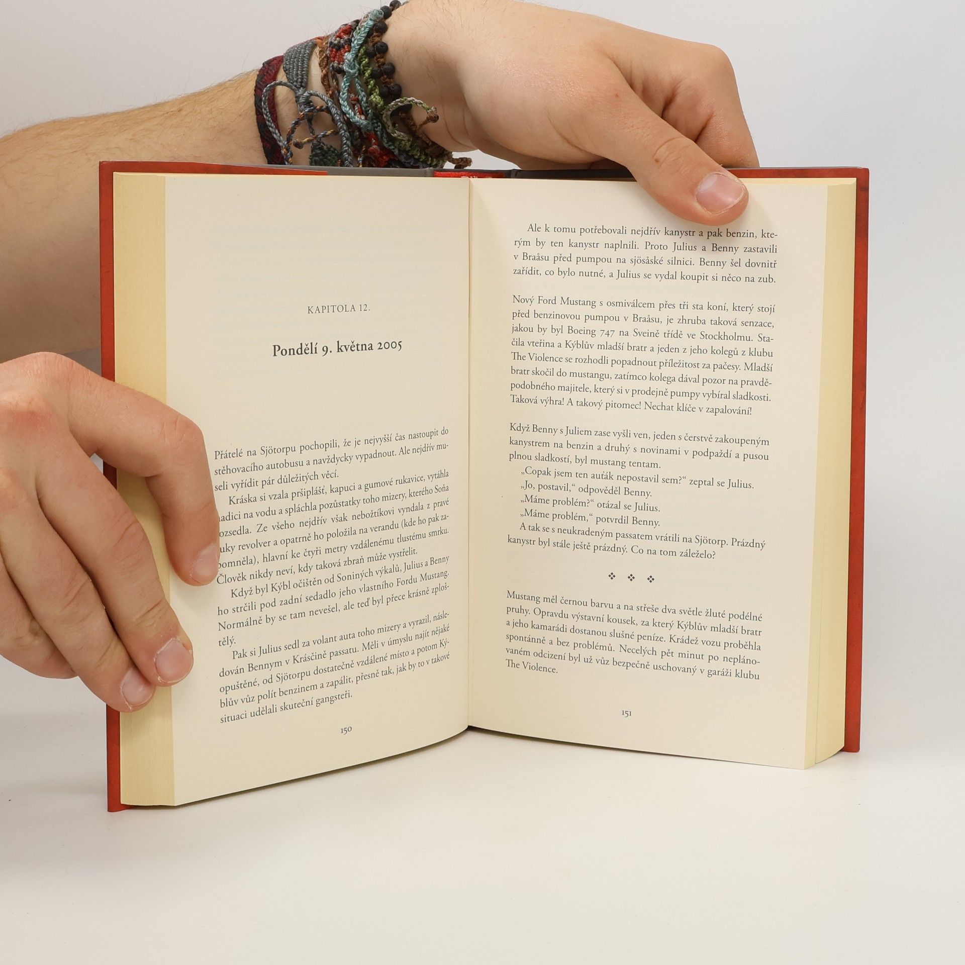 Jonas Jonasson Stoletý stařík, který vylezl z okna a zmizel