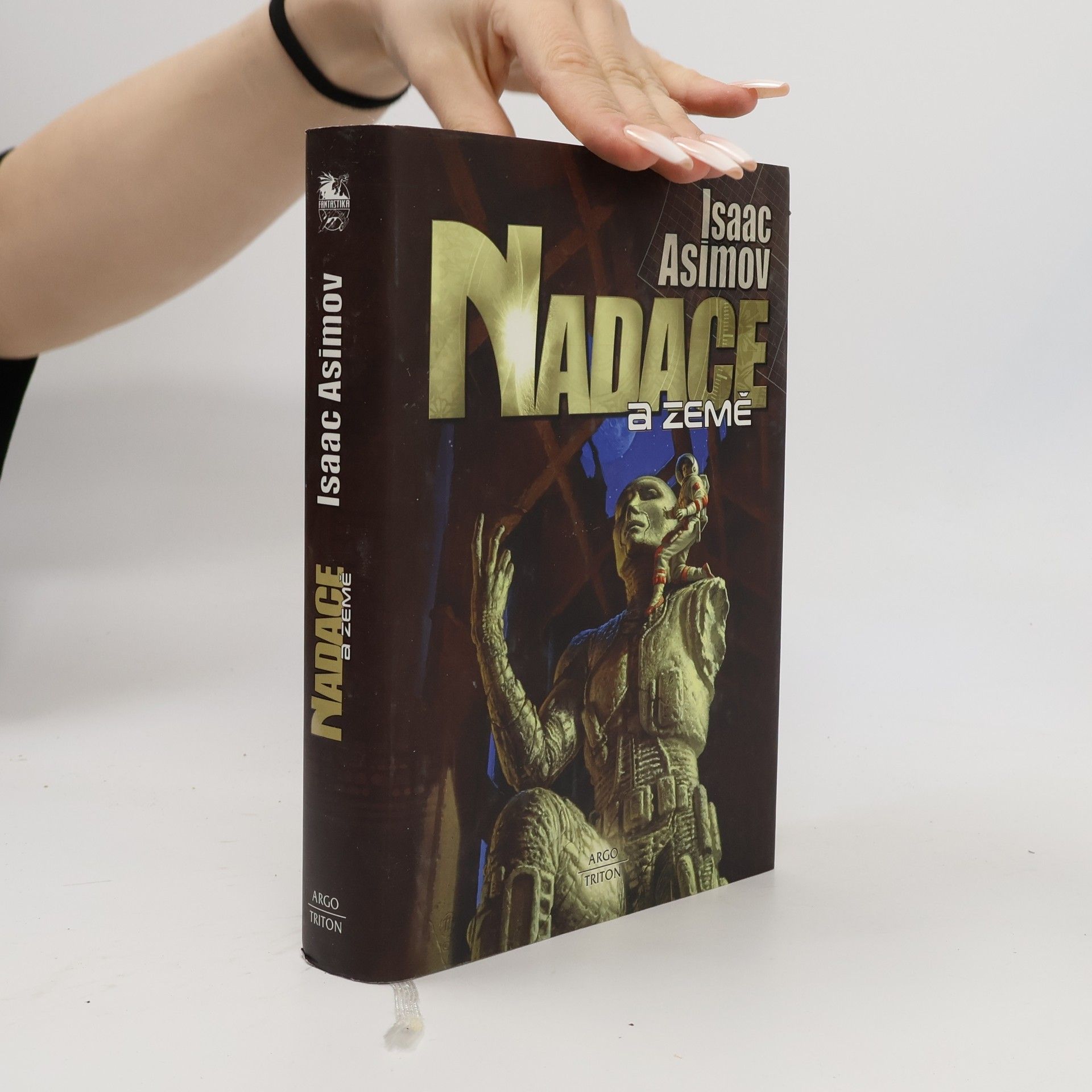 Isaac Asimov Nadace a Země