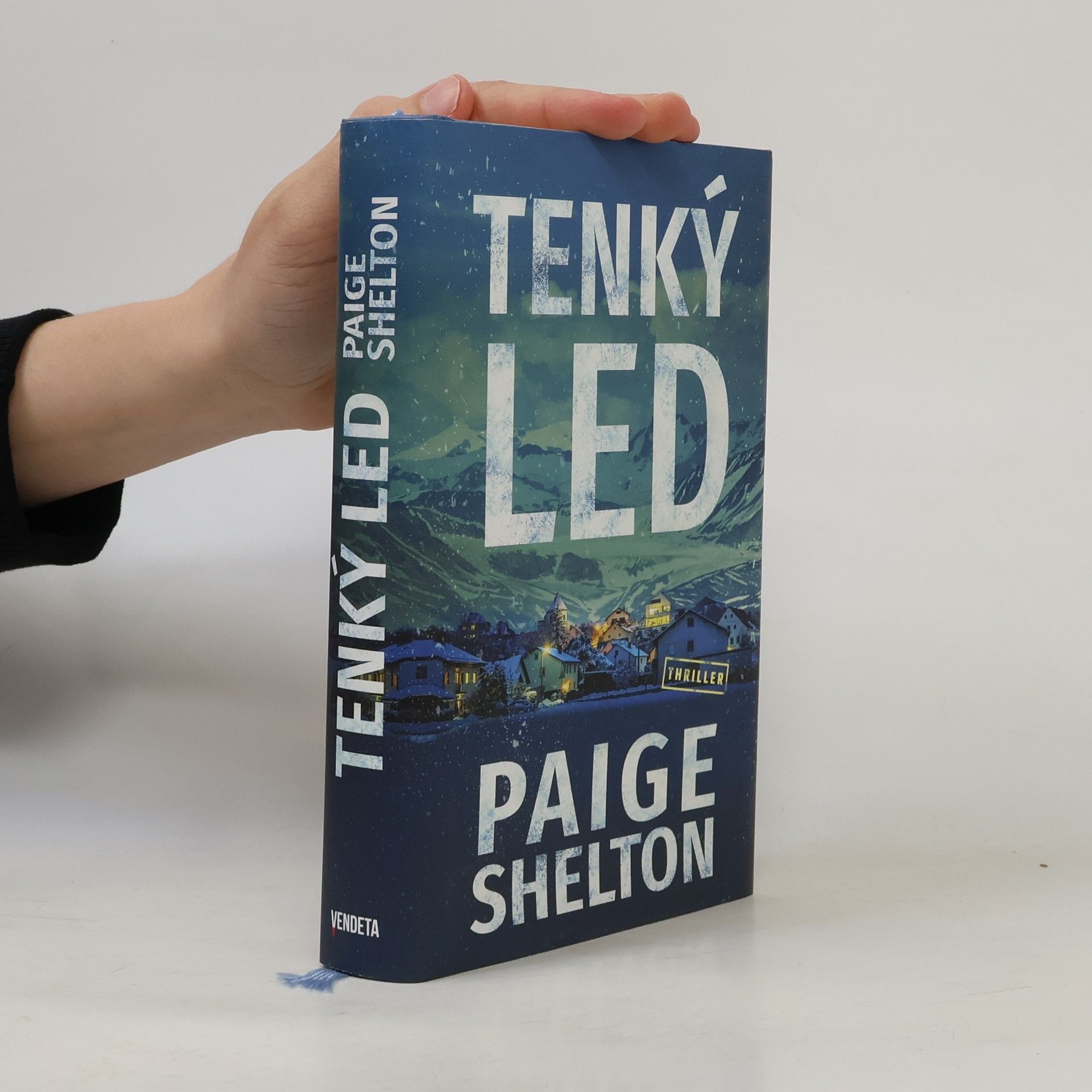 Paige Shelton Tenký led