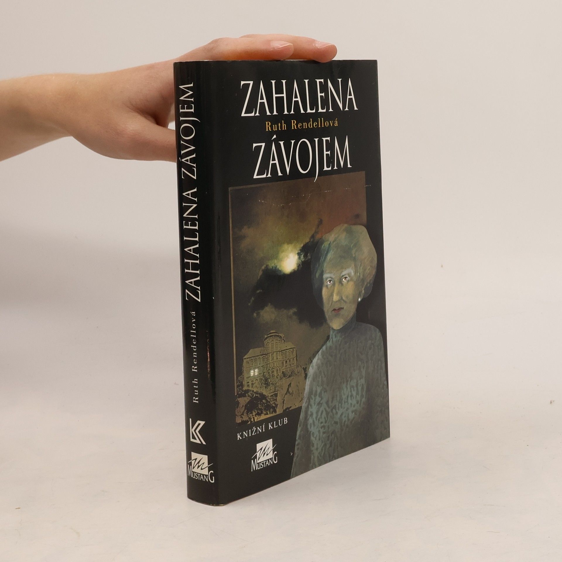 Zahalena závojem
