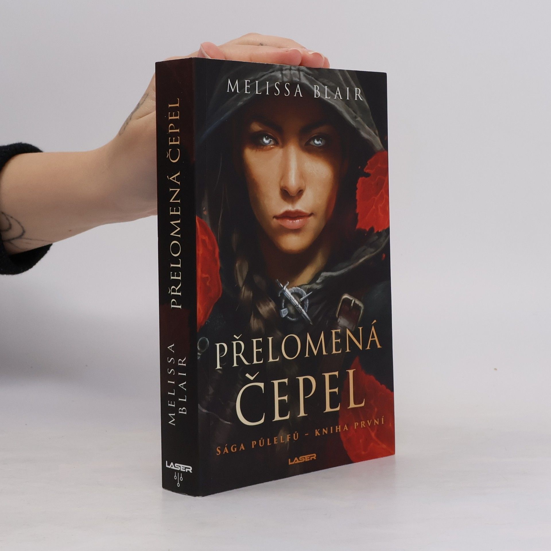 Melissa Blair Sága půlelfů 1. Přelomená čepel